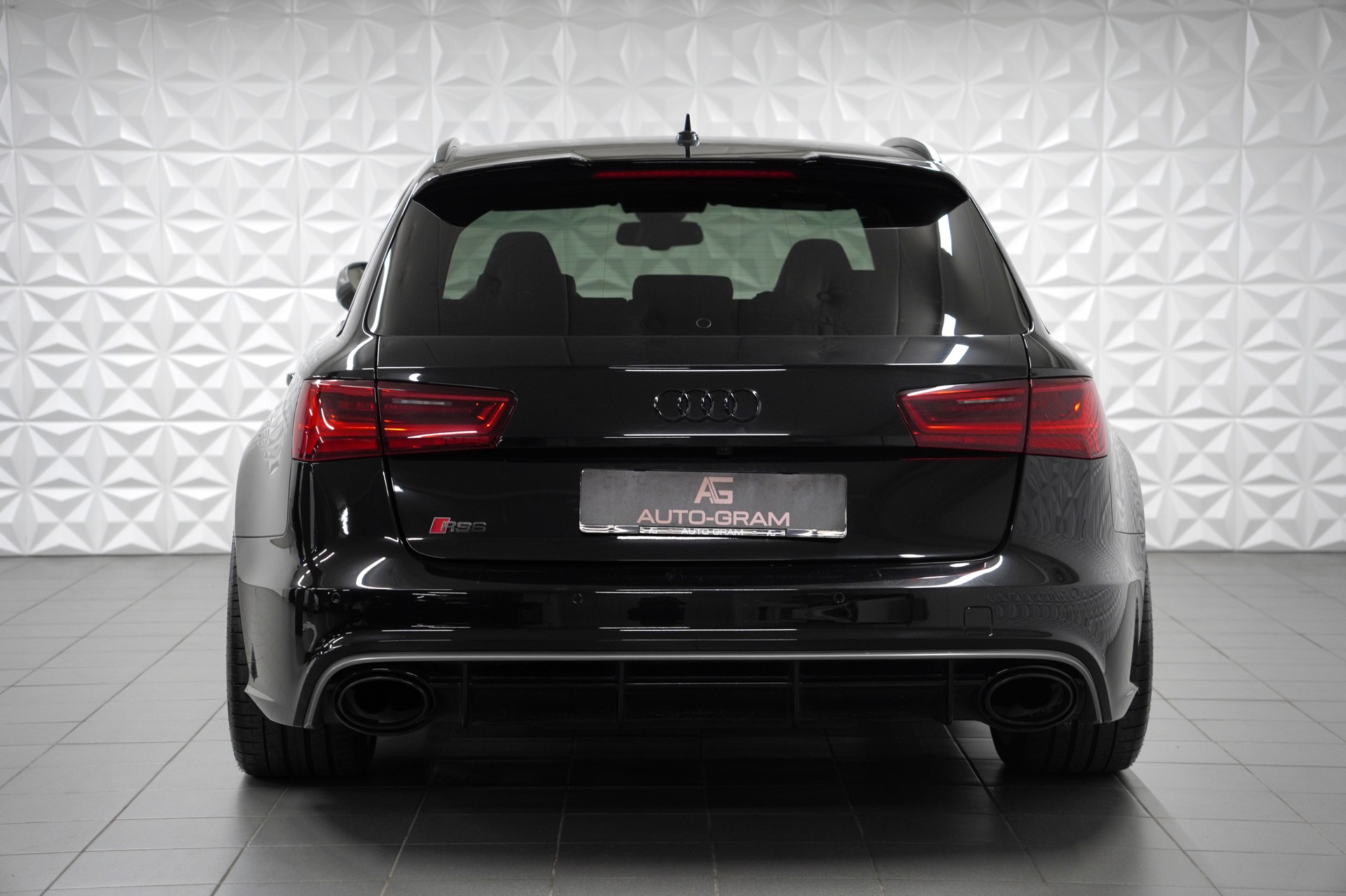 AUDI RS6 Avant 4.0 TFSI V8 performance quattro-image-3