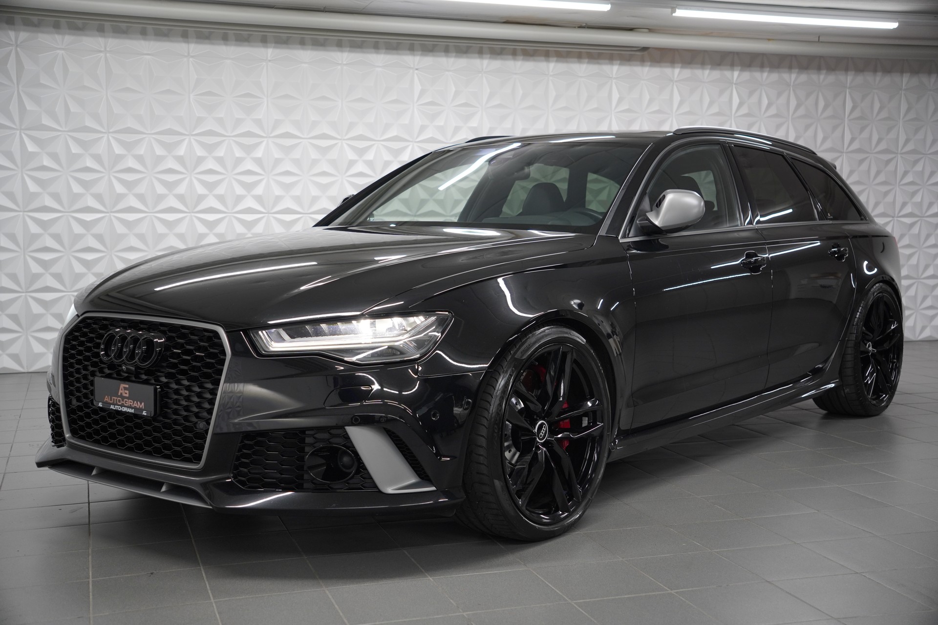 AUDI RS6 Avant 4.0 TFSI V8 performance quattro-image-0