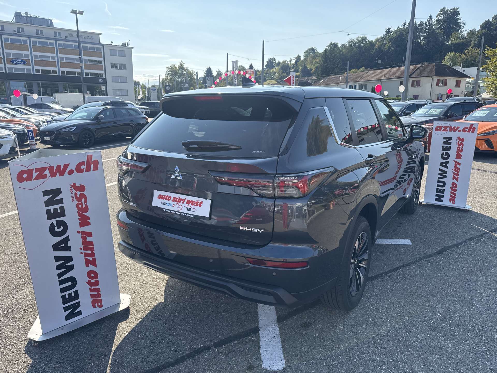MITSUBISHI Outlander 2.4 PHEV Invite 306PS 4WD Automat-image-2