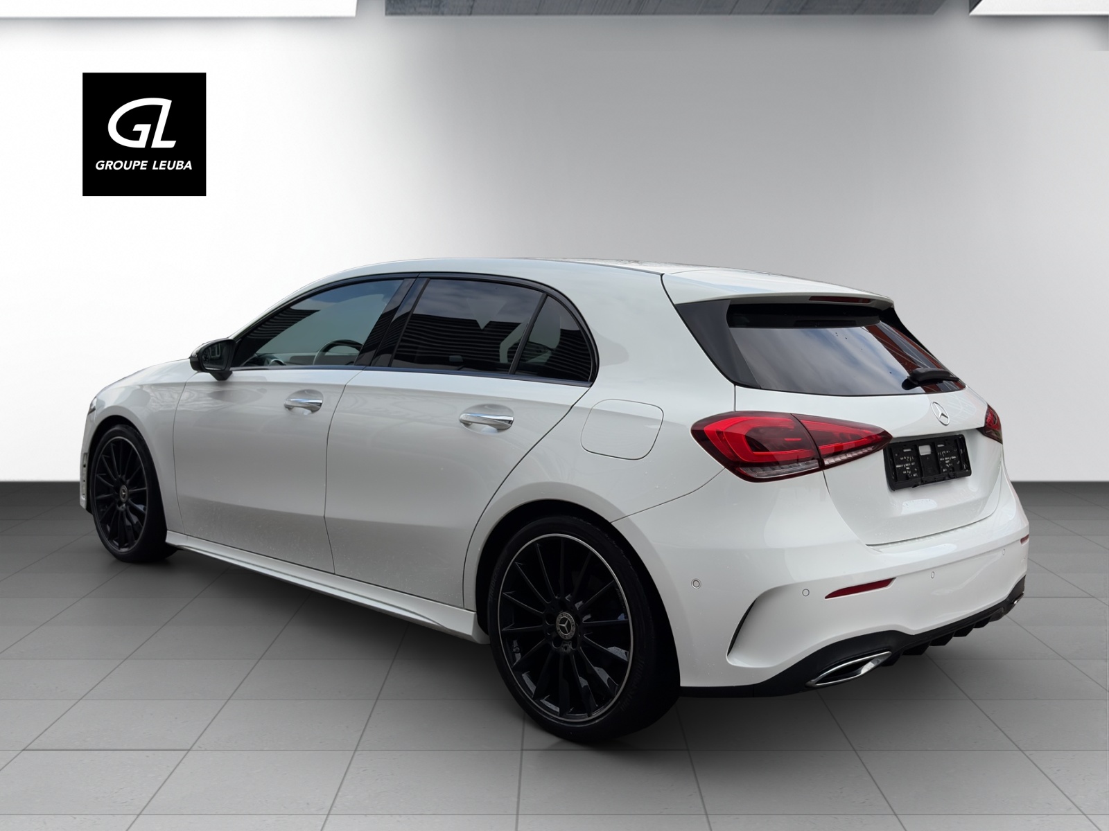 MERCEDES-BENZ A 250 AMG Line-image-3