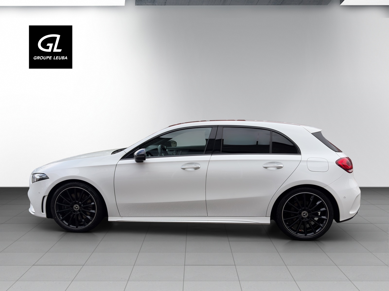 MERCEDES-BENZ A 250 AMG Line-image-2