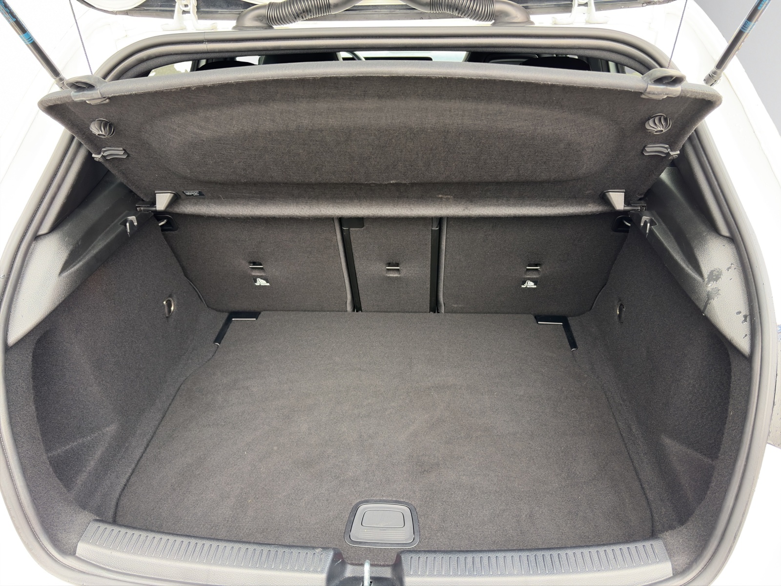 MERCEDES-BENZ A 250 AMG Line-image-6
