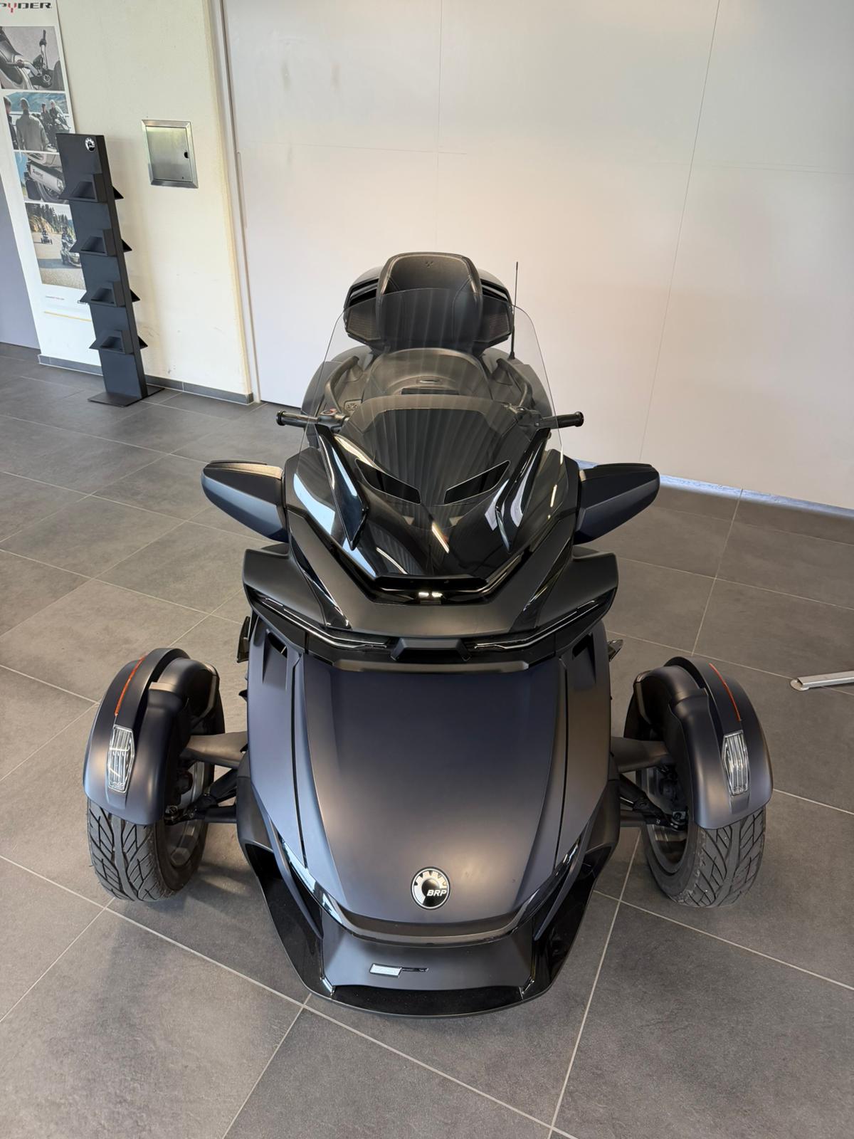 CAN-AM Spyder RT-LTD Sea Sky Edition SE6-showroom-element-2