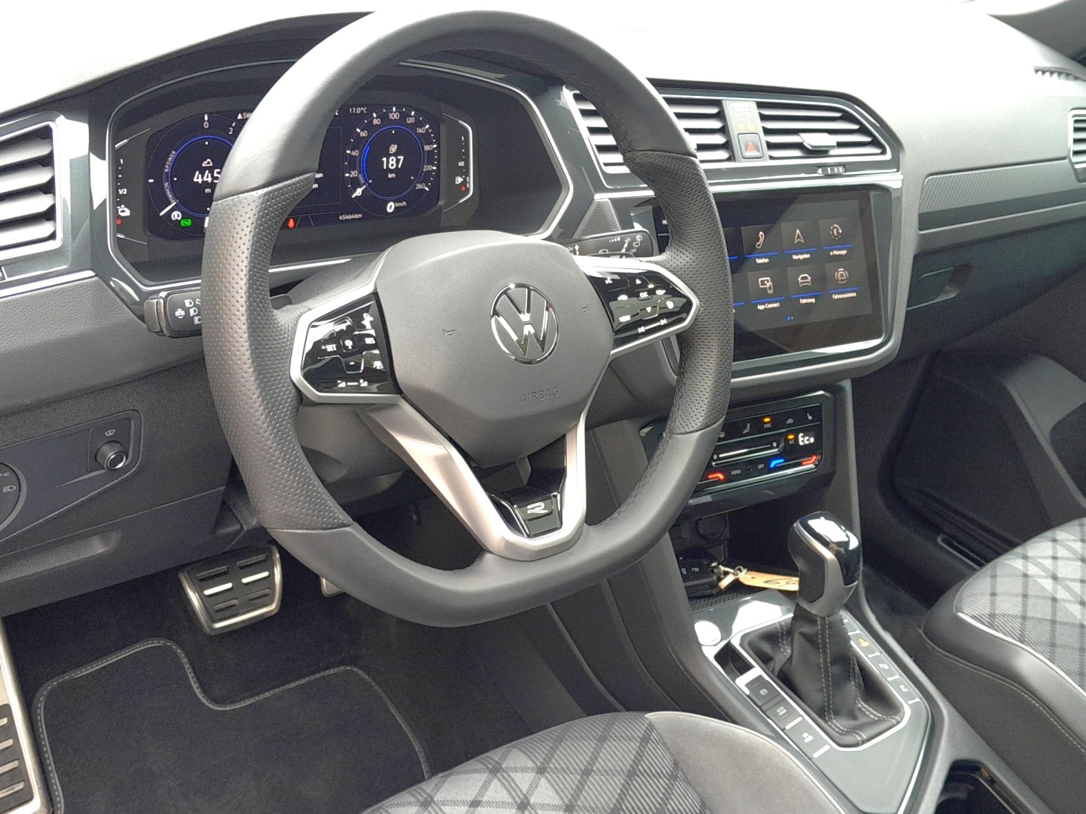 VW Tiguan 1.4TSI PHEV Selection DSG-image-8