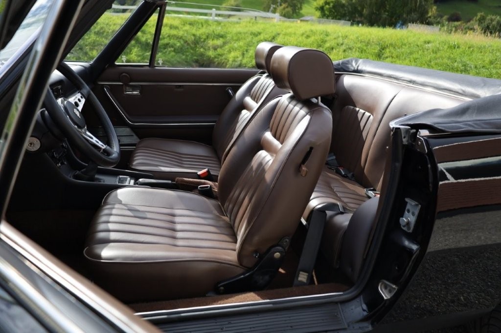 PEUGEOT 504 Cabriolet-image-13