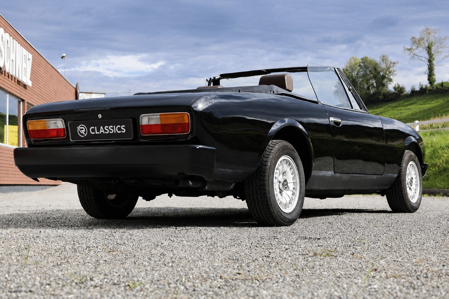 PEUGEOT 504 Cabriolet-image-4