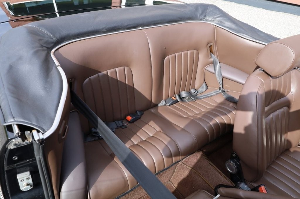PEUGEOT 504 Cabriolet-image-11