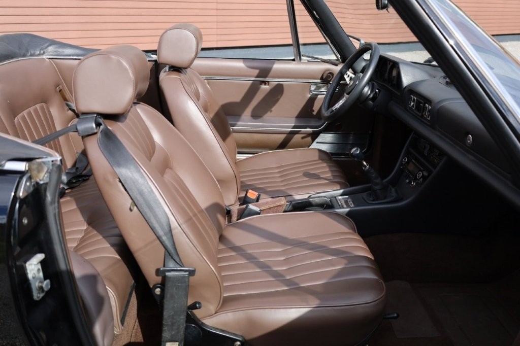 PEUGEOT 504 Cabriolet-image-9