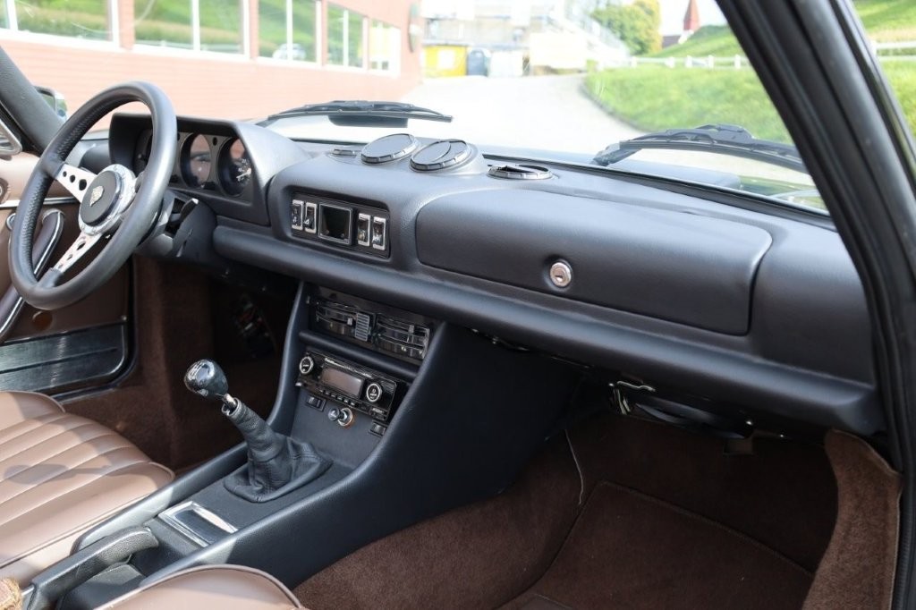 PEUGEOT 504 Cabriolet-image-10