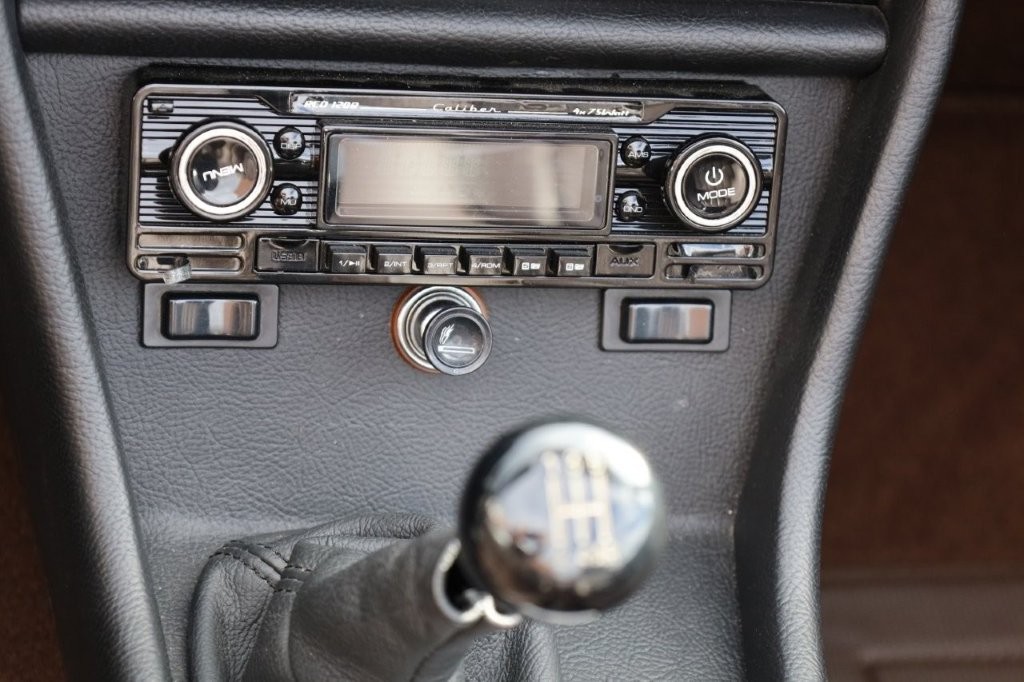 PEUGEOT 504 Cabriolet-image-16