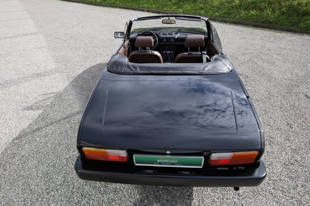 PEUGEOT 504 Cabriolet-image-8