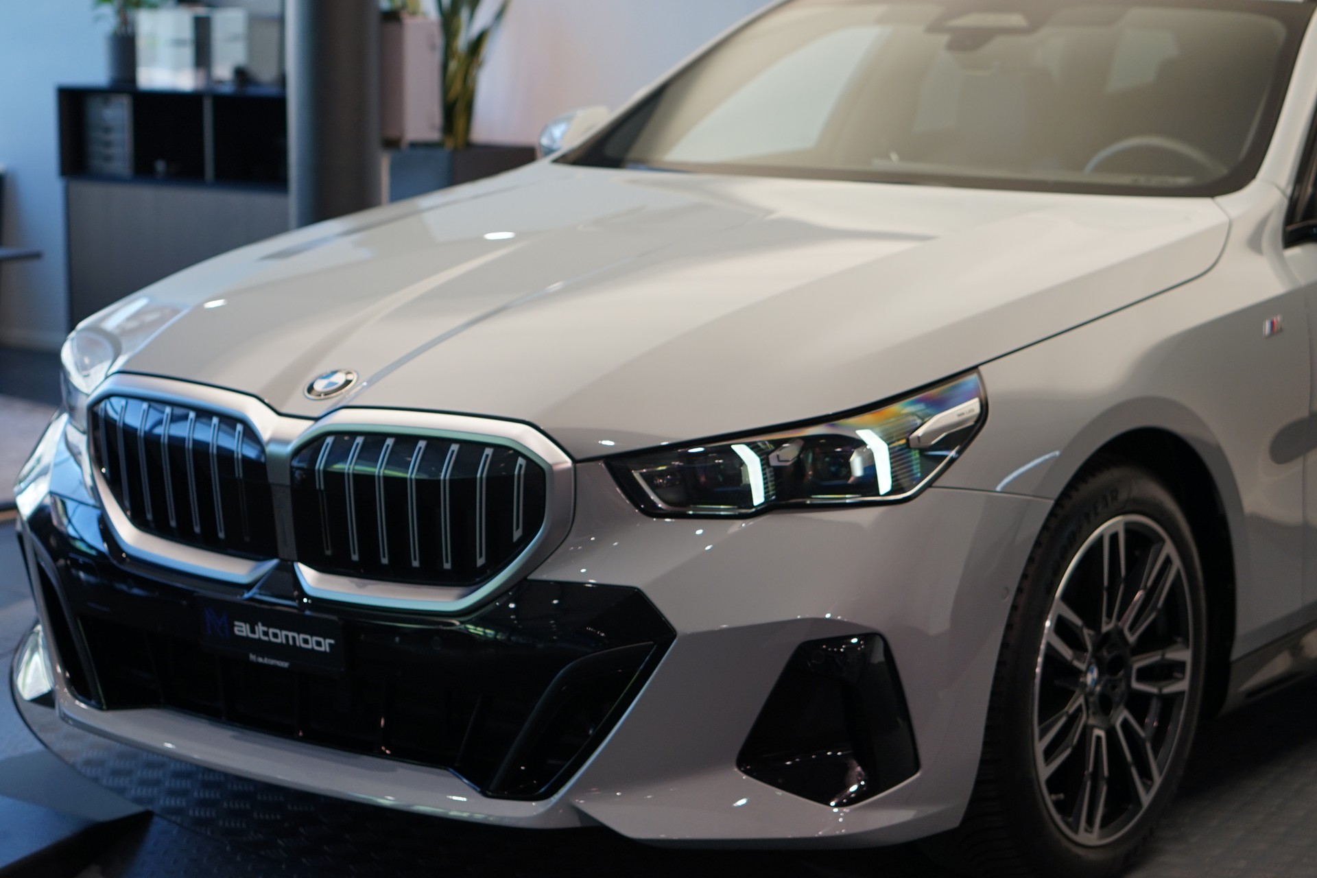 BMW 540d xDrive 48V Touring M Sport Steptronic *Standheizung* *AHK* *B&W* *Carbon*-image-42