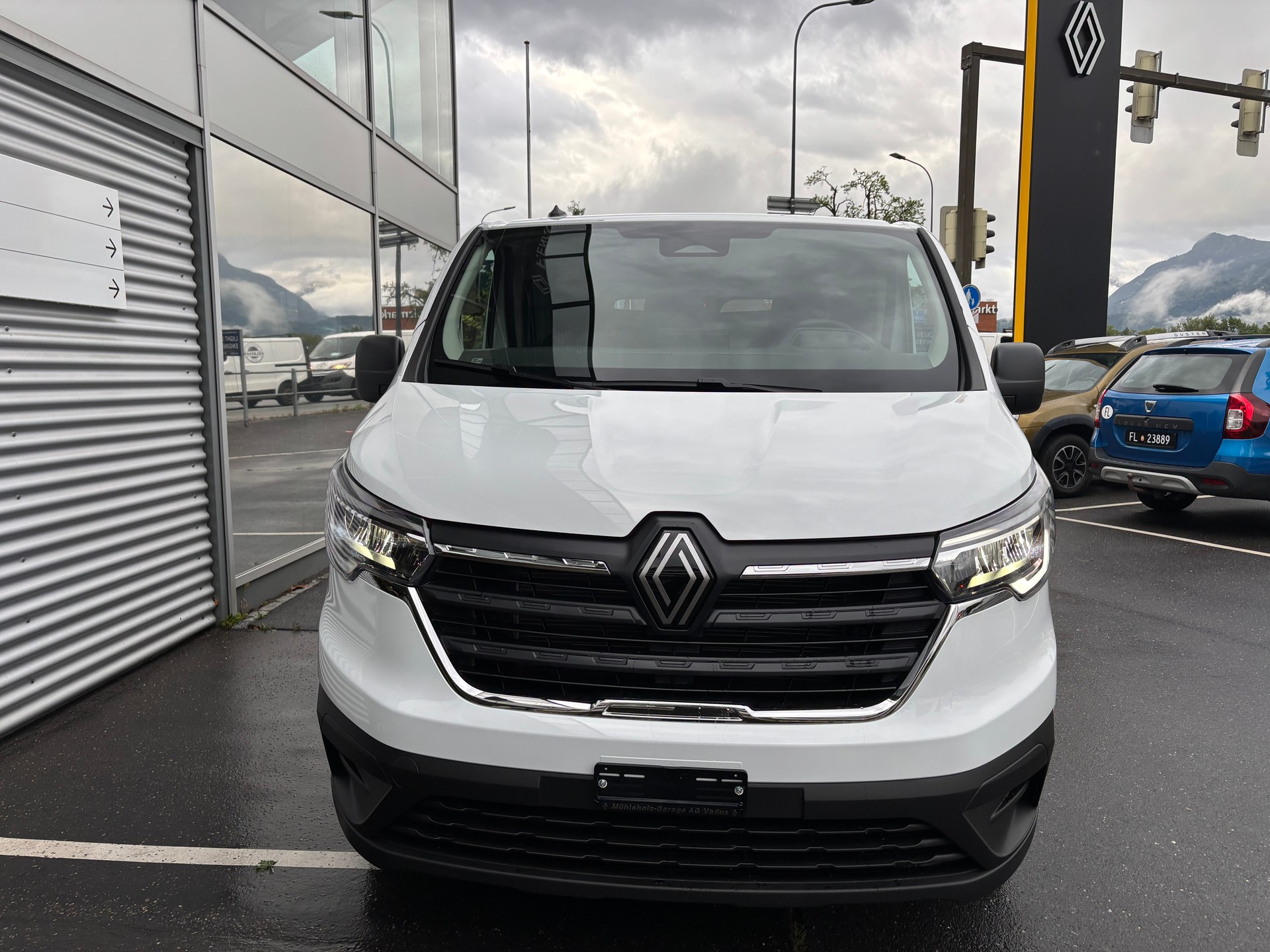 RENAULT Trafic 2.0 Blue dCi 130 Advance L1H1-image-1