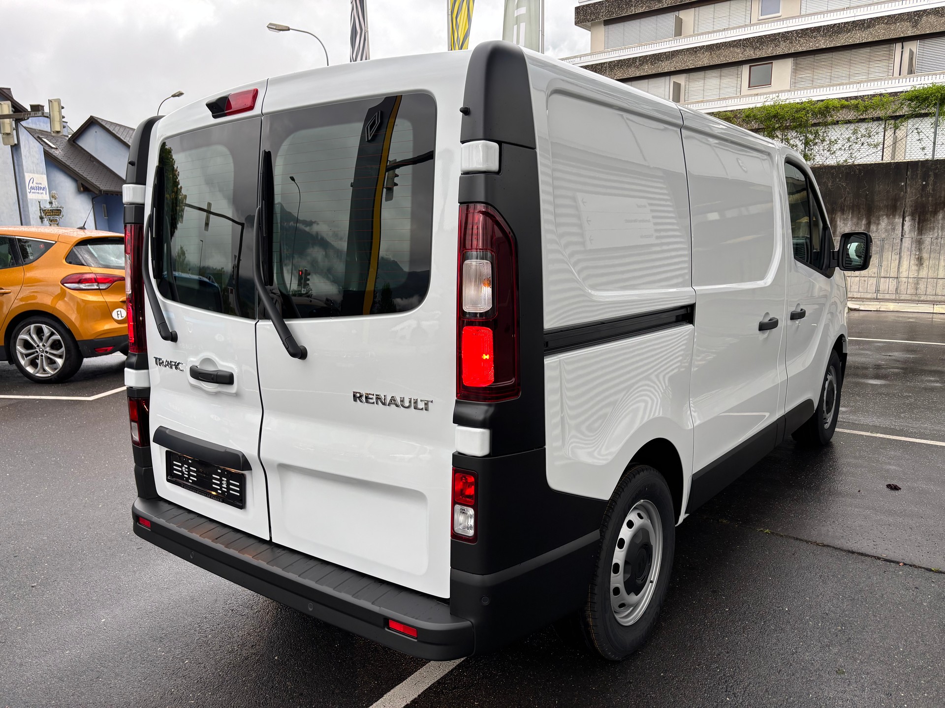 RENAULT Trafic 2.0 Blue dCi 130 Advance L1H1-image-5