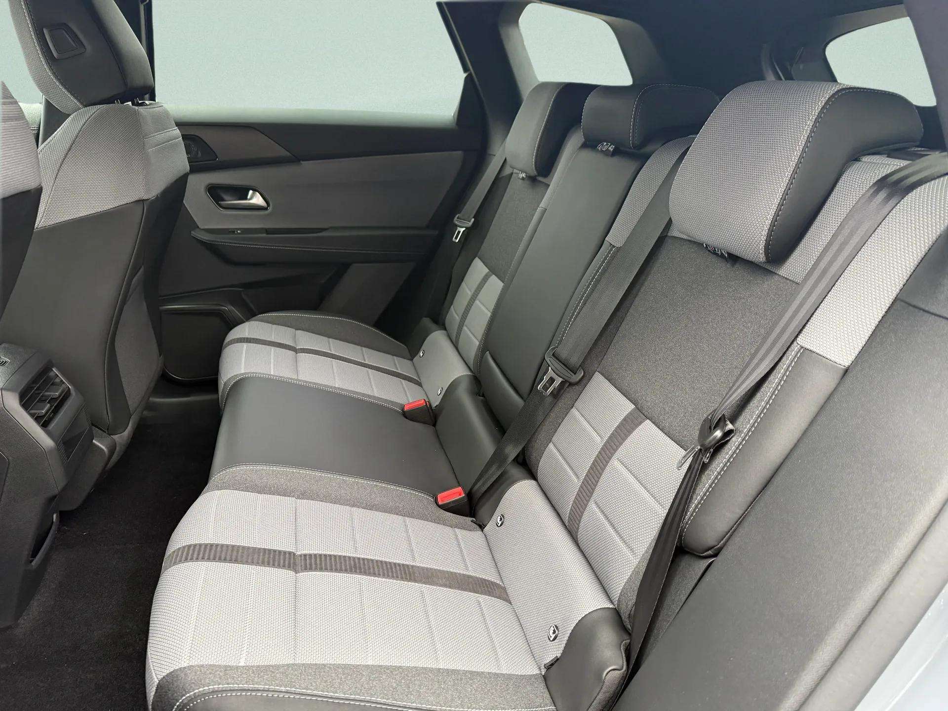 OPEL Grandland ULTIMATE 1.6PHEV eDCT-image-18