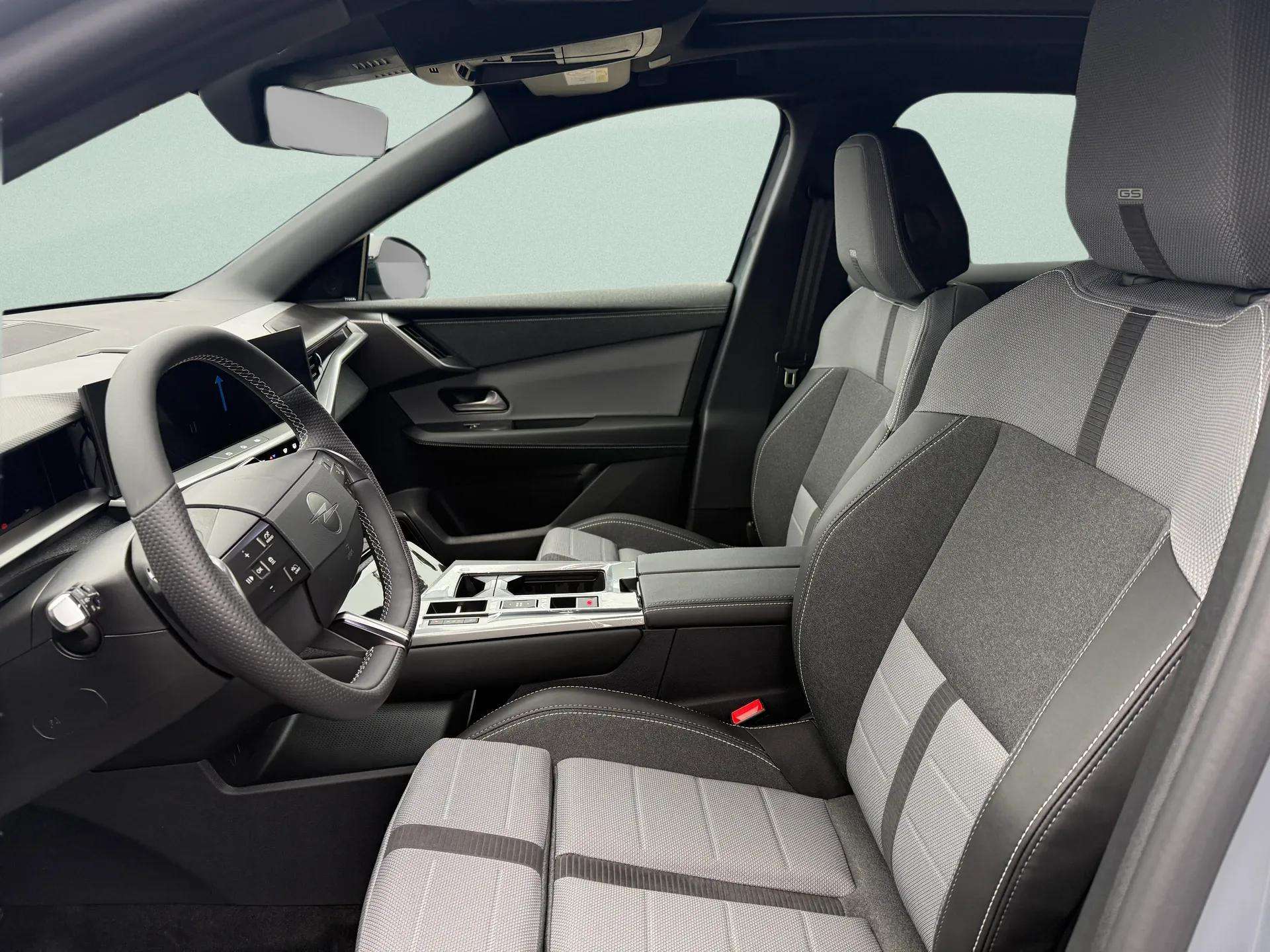 OPEL Grandland ULTIMATE 1.6PHEV eDCT-image-10