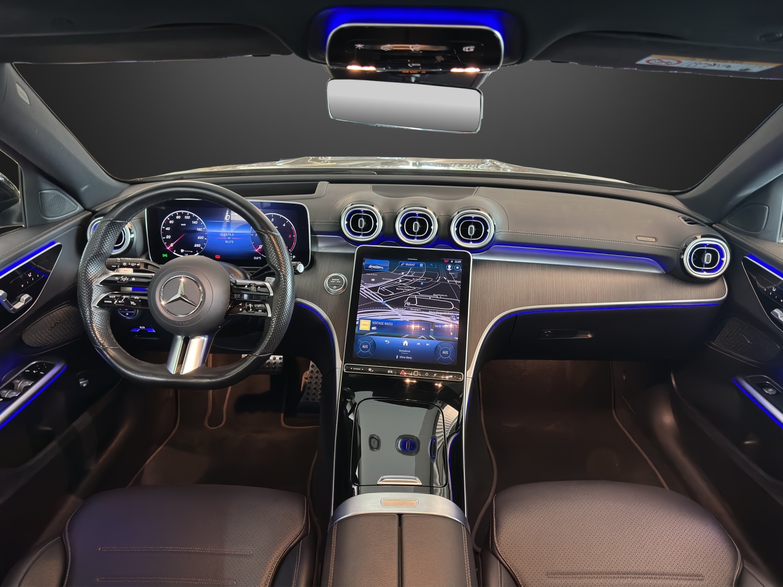 MERCEDES-BENZ C 220 d T AMG Line-image-9