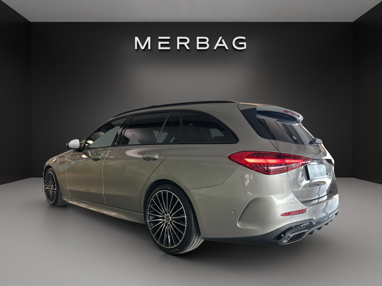 MERCEDES-BENZ C 220 d T AMG Line-image-3