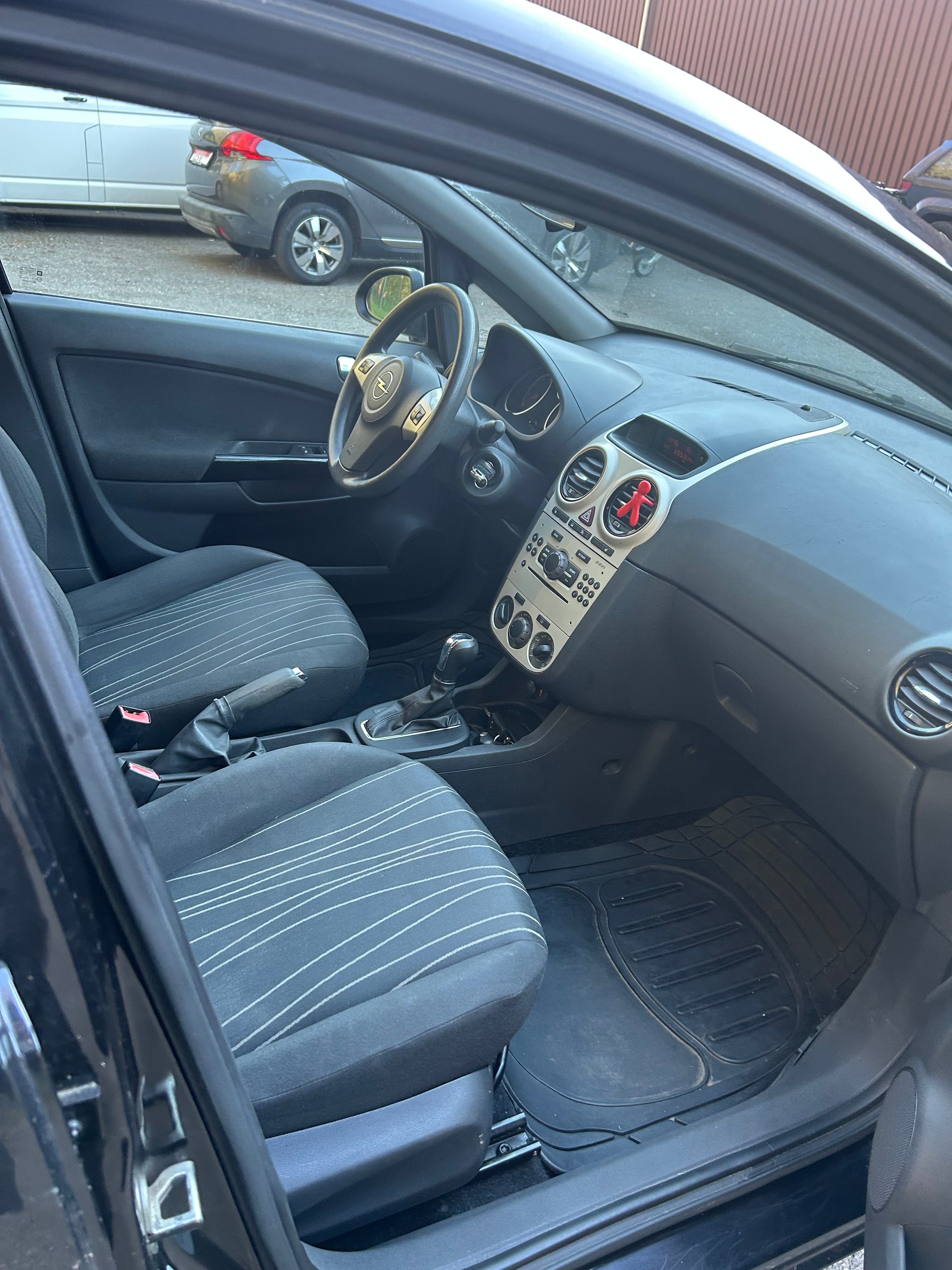 OPEL Corsa 1.4 TP Color Edition Automatic-image-6