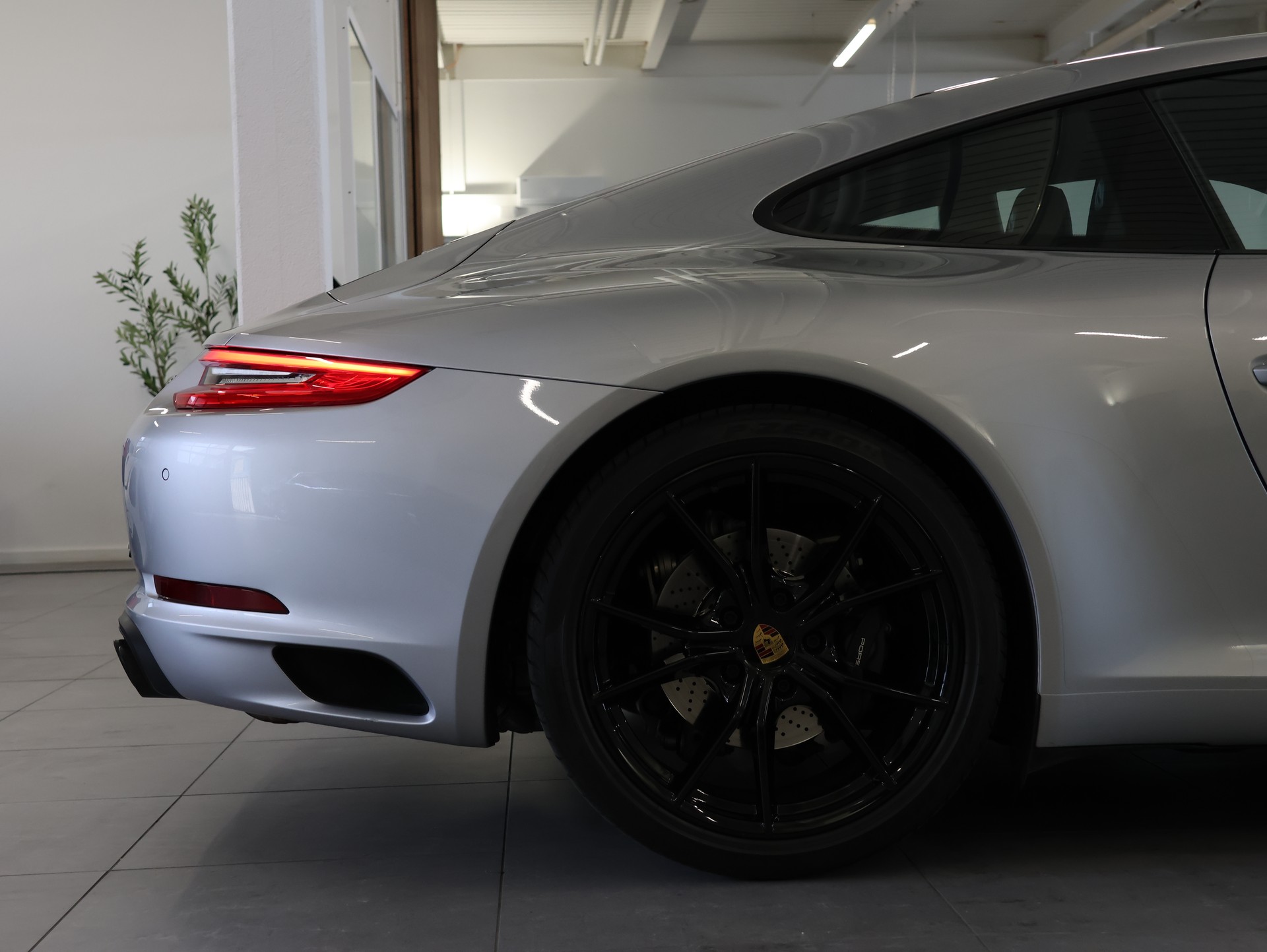 PORSCHE 911 Carrera PDK *Aerokit* *Sitzheizung/lüftung* *Bose*-image-11