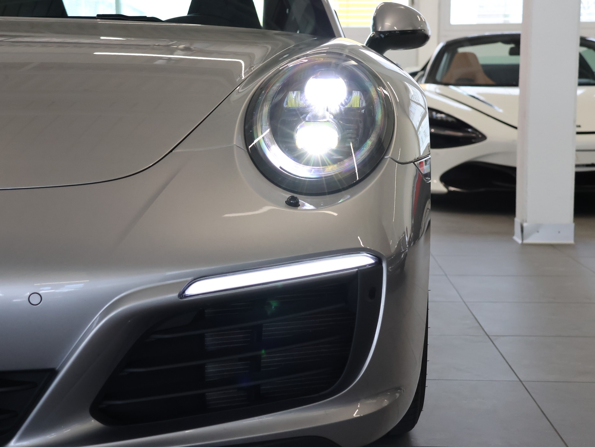 PORSCHE 911 Carrera PDK *Aerokit* *Sitzheizung/lüftung* *Bose*-image-8