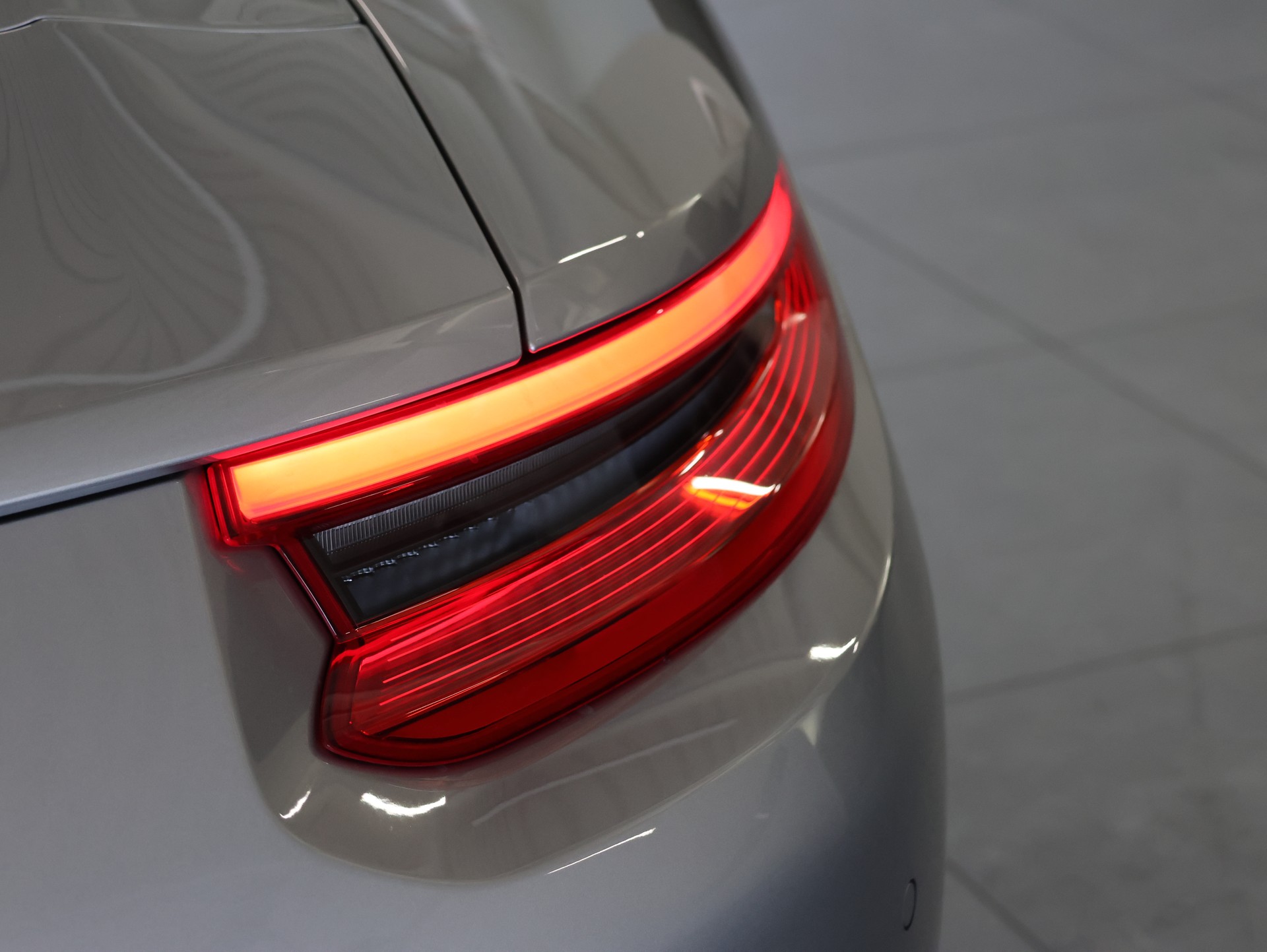PORSCHE 911 Carrera PDK *Aerokit* *Sitzheizung/lüftung* *Bose*-image-13