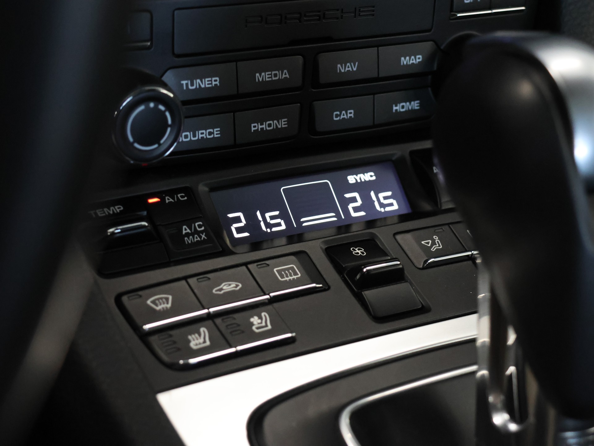 PORSCHE 911 Carrera PDK *Aerokit* *Sitzheizung/lüftung* *Bose*-image-25
