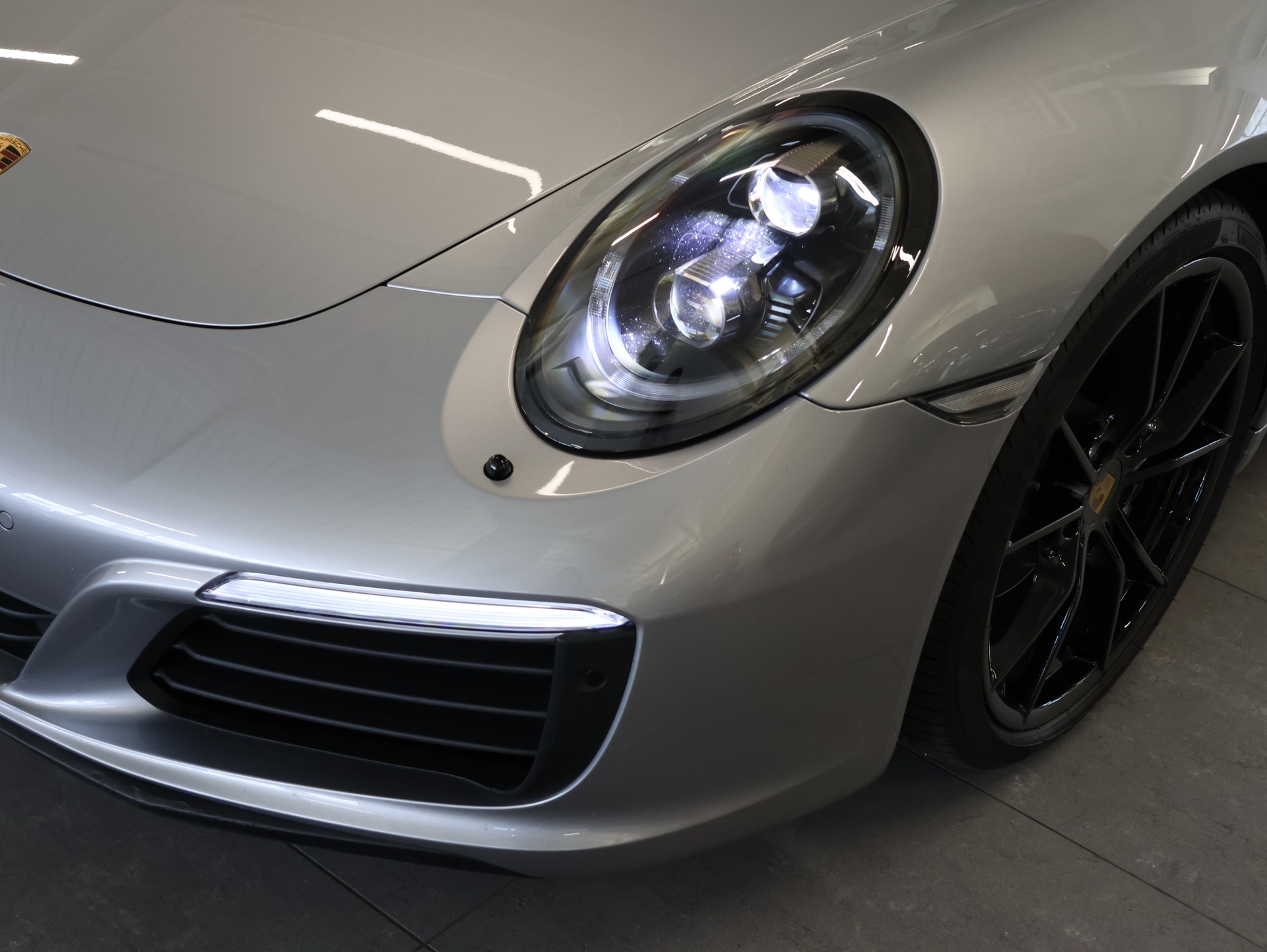 PORSCHE 911 Carrera PDK *Aerokit* *Sitzheizung/lüftung* *Bose*-image-9