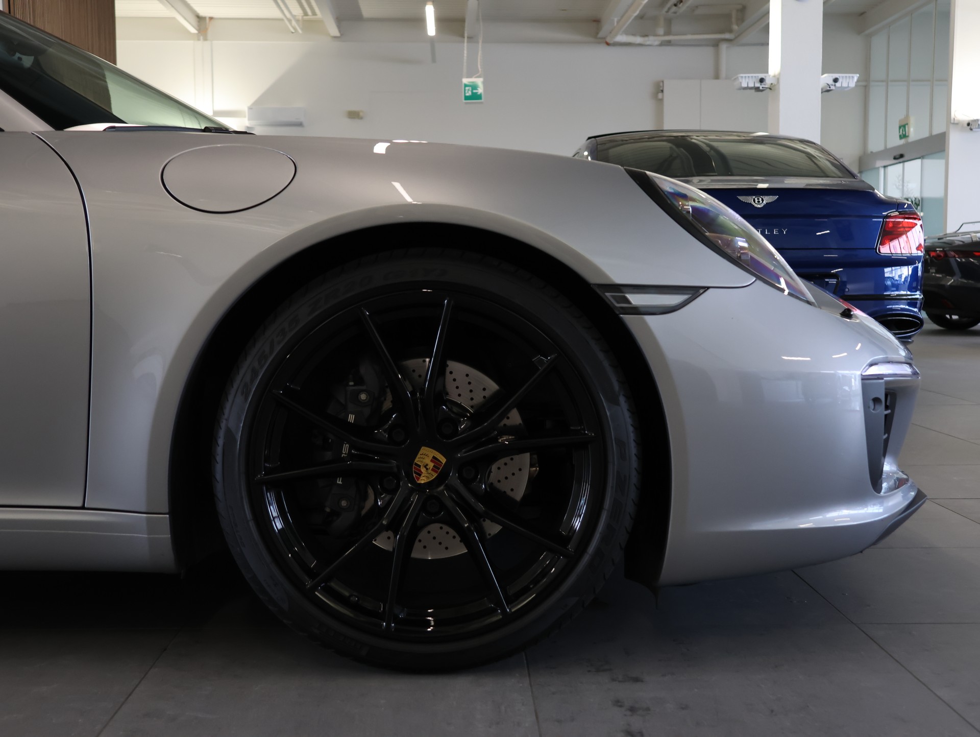 PORSCHE 911 Carrera PDK *Aerokit* *Sitzheizung/lüftung* *Bose*-image-7