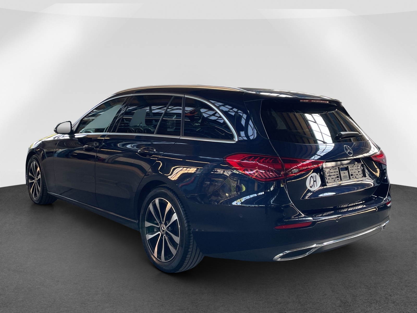 MERCEDES-BENZ C 220 d Avantgarde 4matic Kombi-image-3