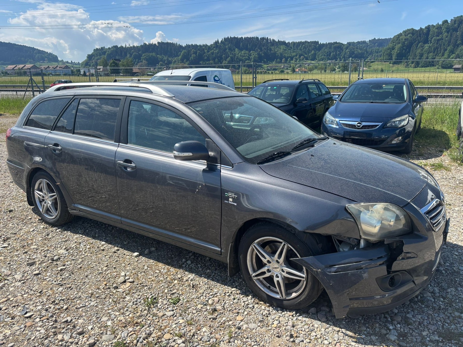 TOYOTA Avensis 2.2D-4 D CleanPower Linea Sol Sportswagon-image-2