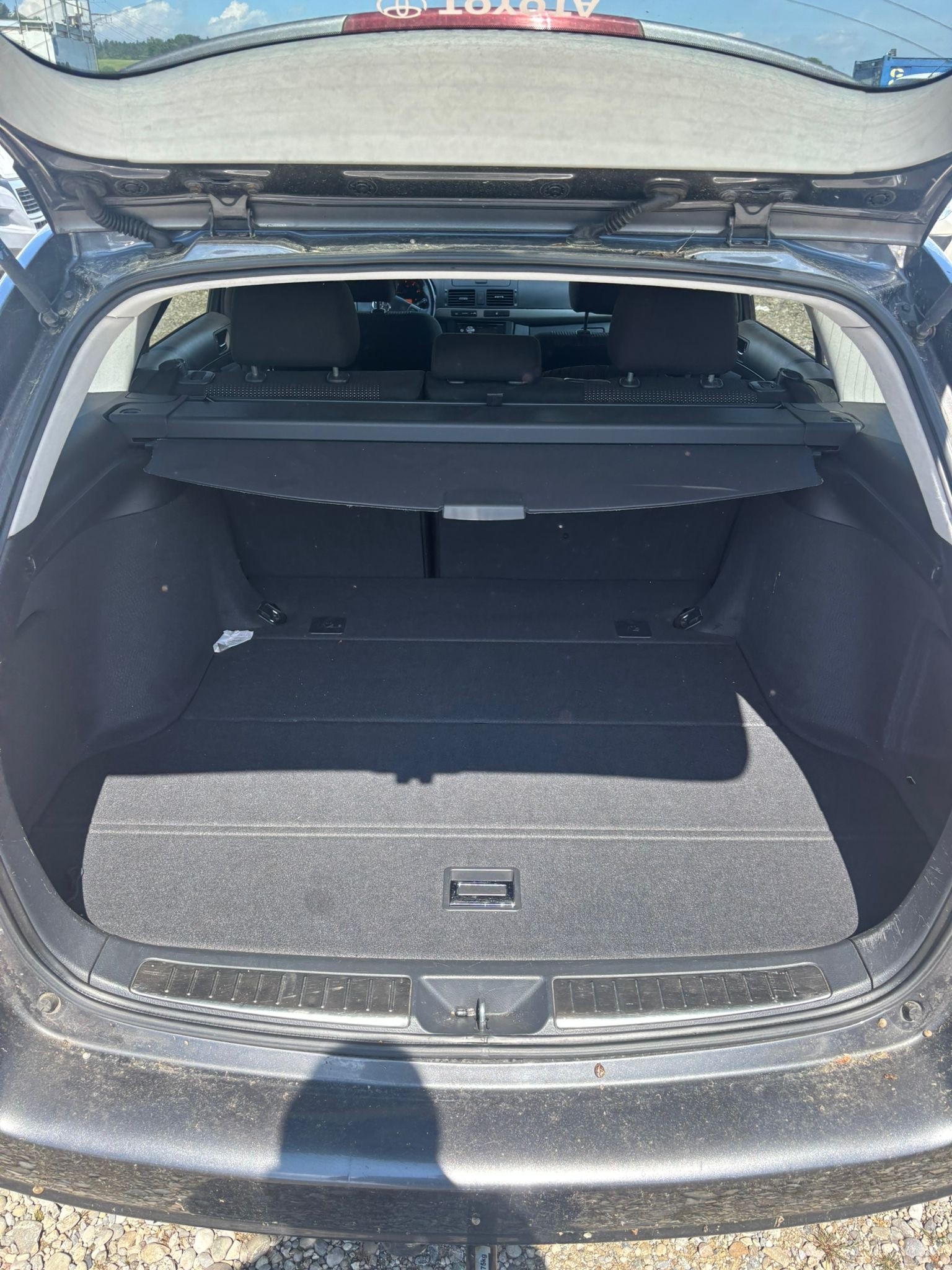 TOYOTA Avensis 2.2D-4 D CleanPower Linea Sol Sportswagon-image-11