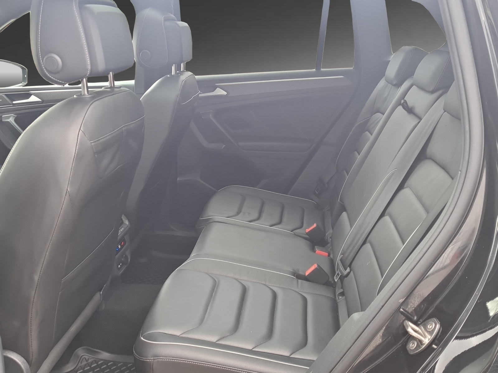 VW Tiguan 2.0TSI R-Line 4Motion DSG-image-6