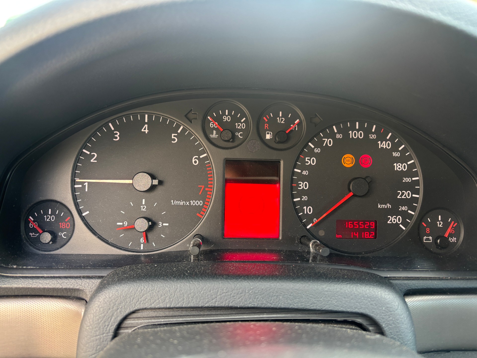 AUDI A4 Avant 2.4 quattro Ambiente-image-9