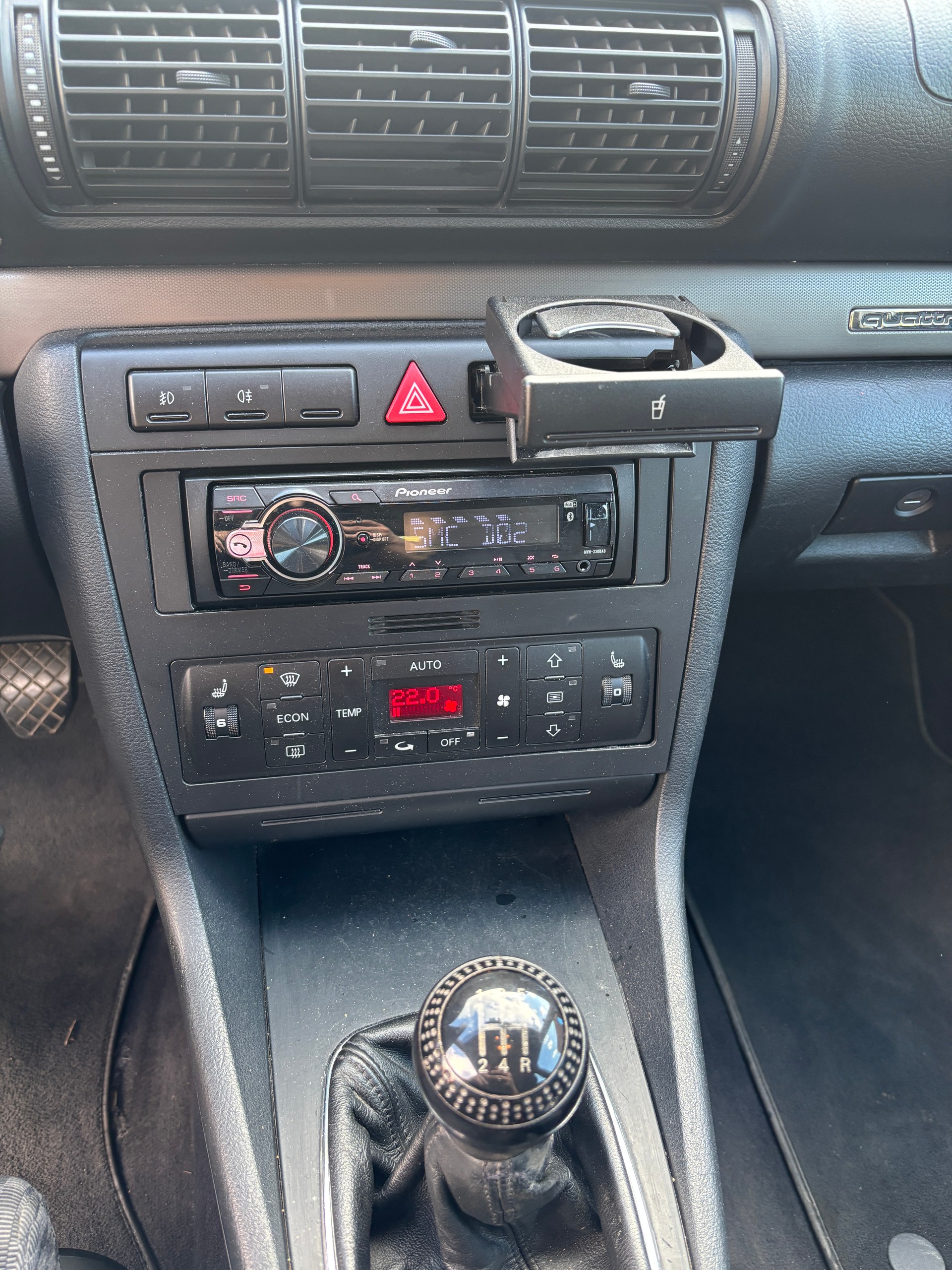 AUDI A4 Avant 2.4 quattro Ambiente-image-10