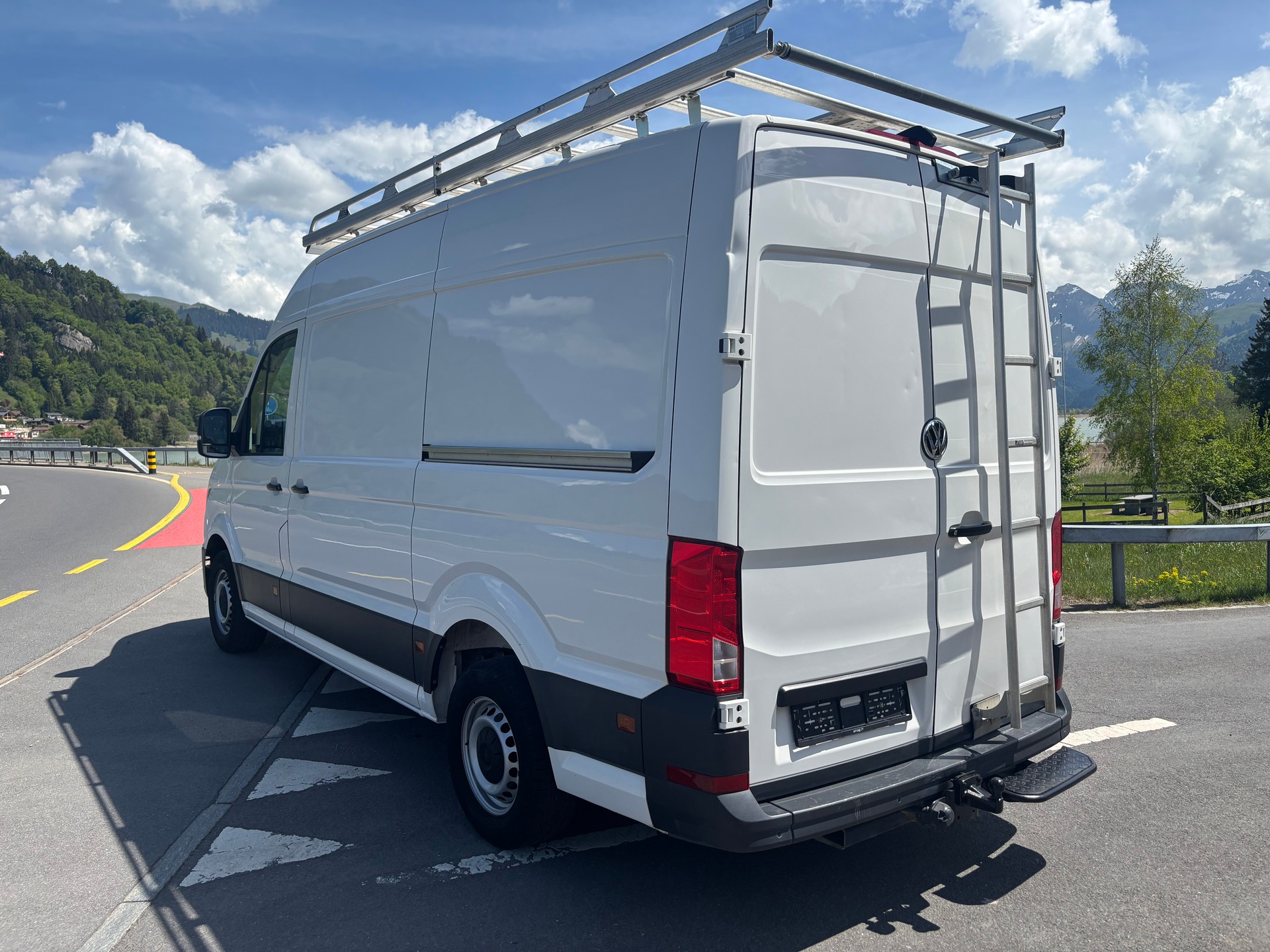 VW Crafter 35 2.0 BiTDI L4 4Motion-image-2