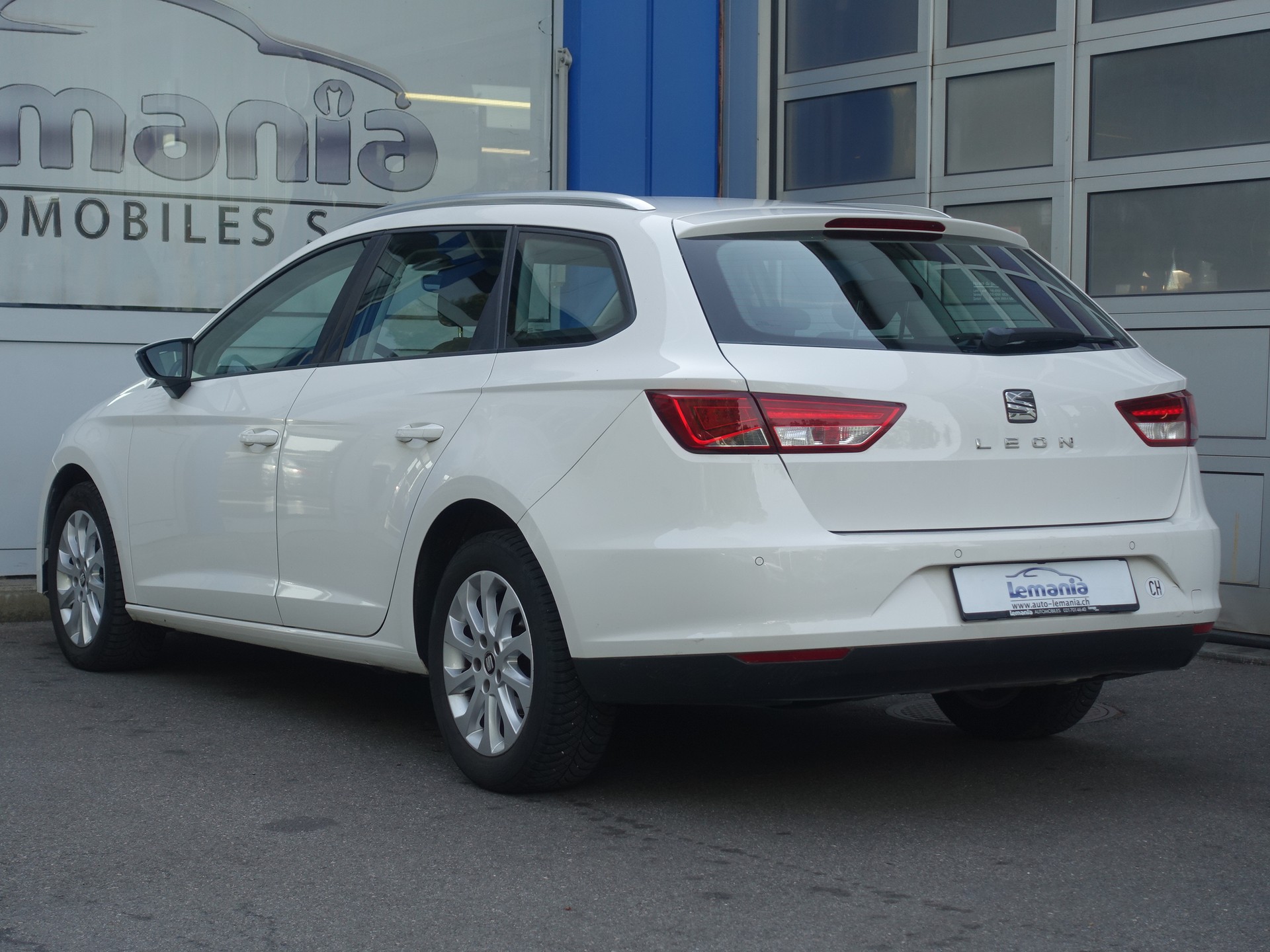 SEAT Leon ST 1.6 TDI Style DSG-showroom-element-3