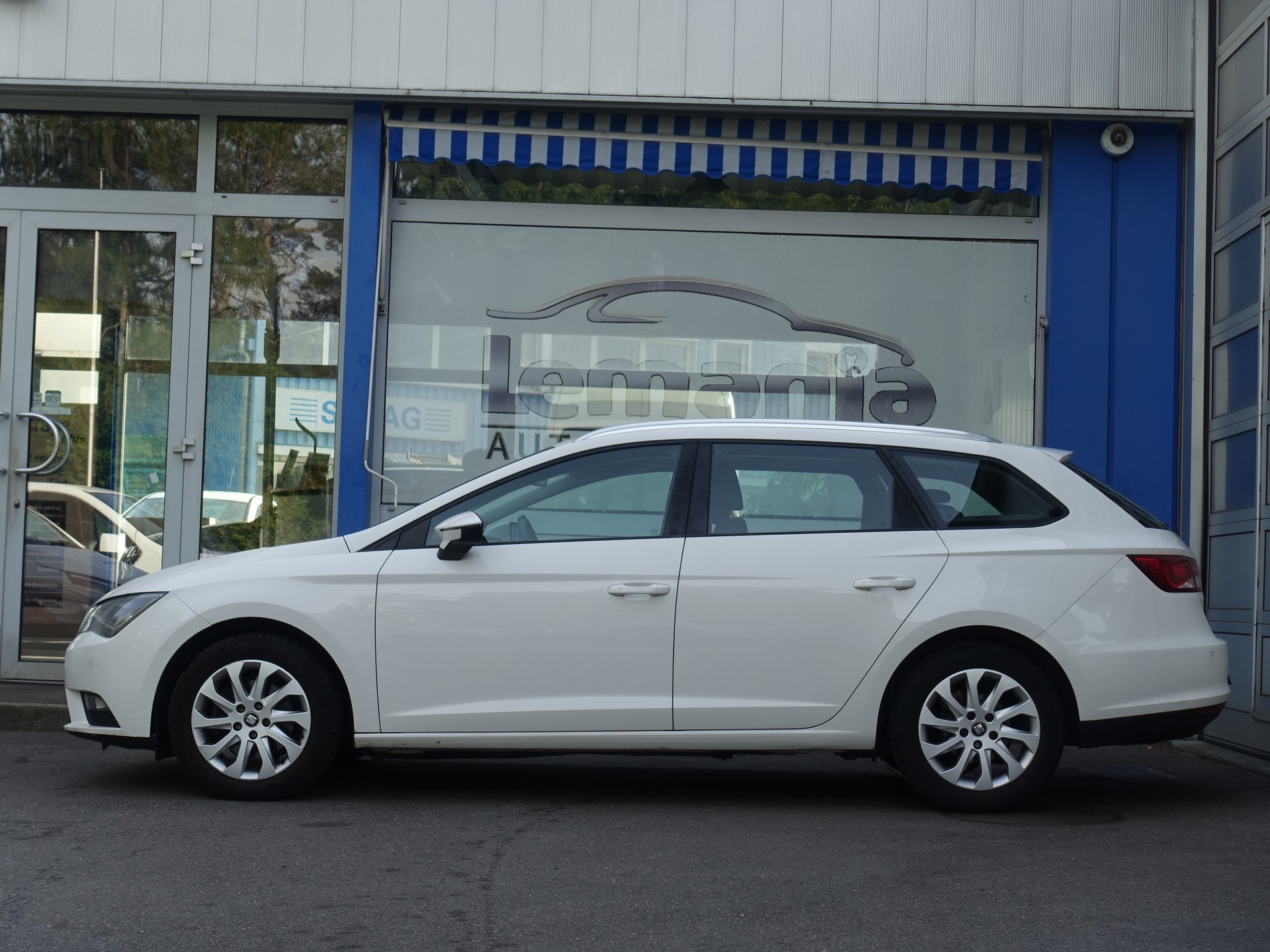 SEAT Leon ST 1.6 TDI Style DSG-image-6
