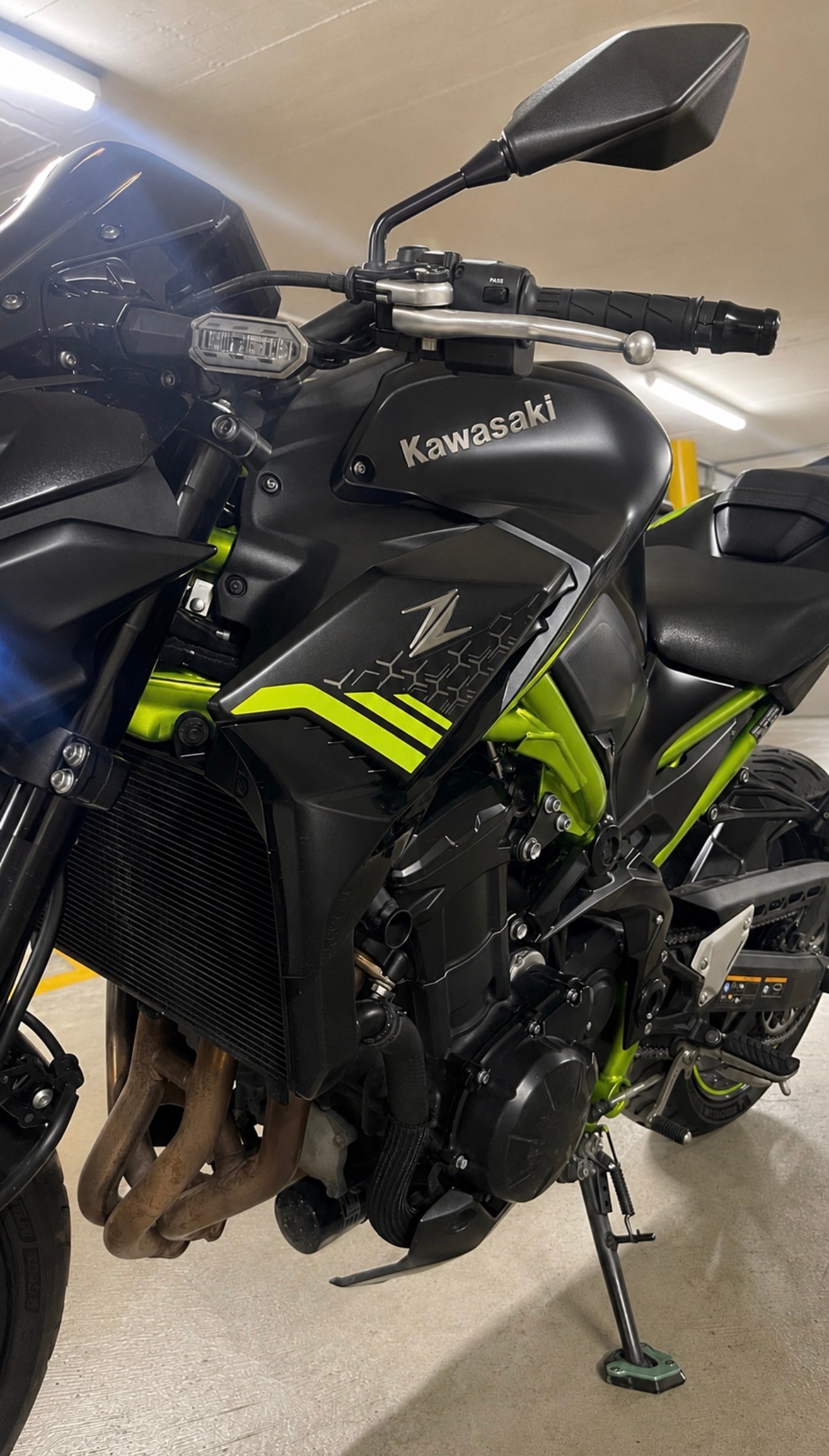 KAWASAKI Z 900-image-3