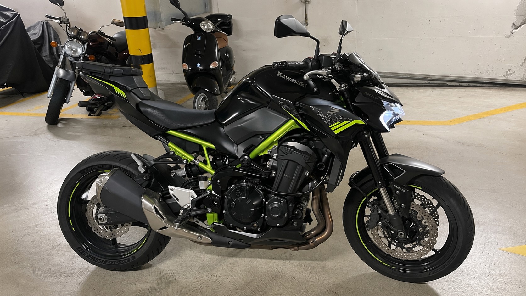 KAWASAKI Z 900
