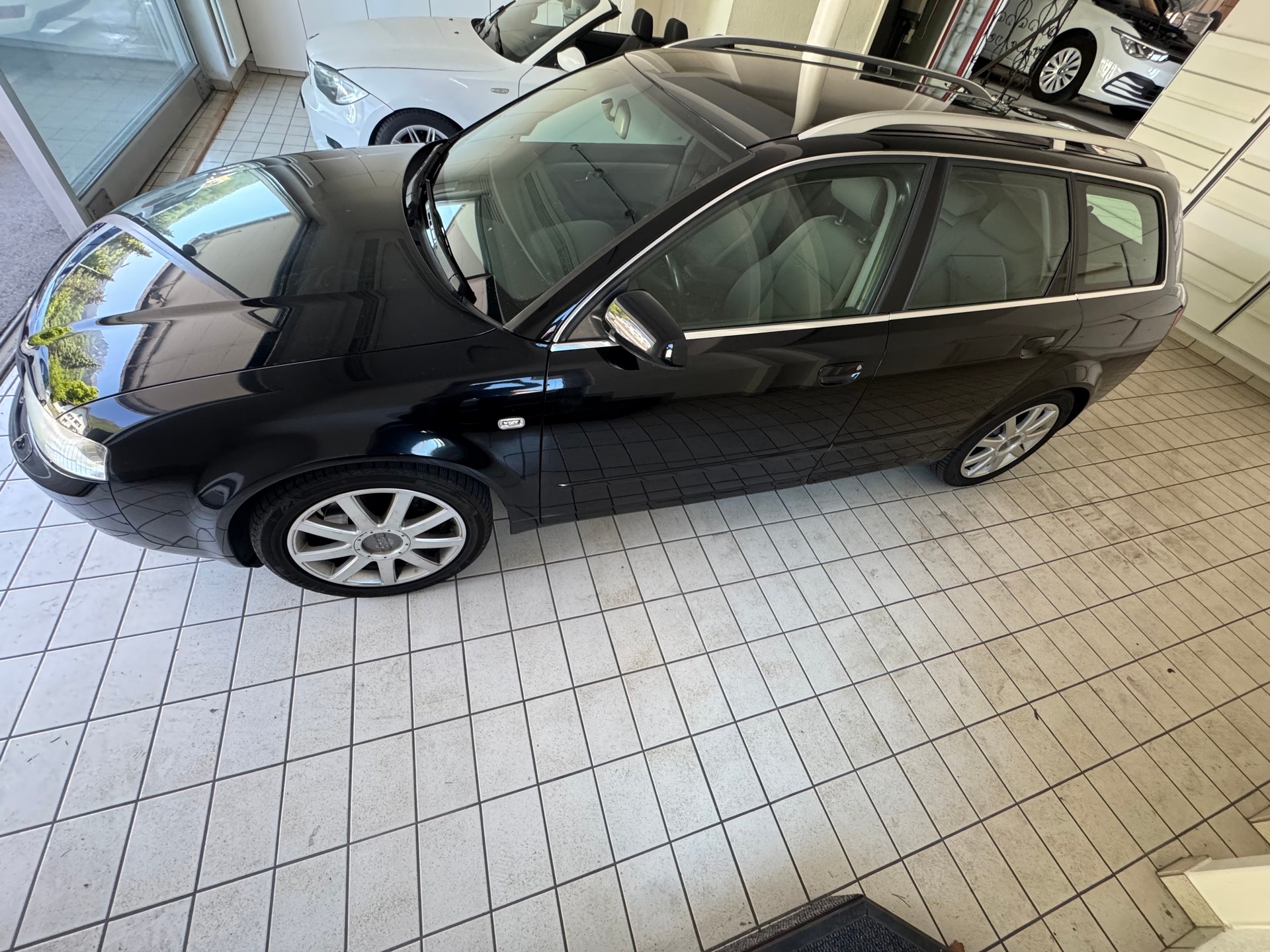 AUDI A4 Avant 1.8 T quattro-image-3