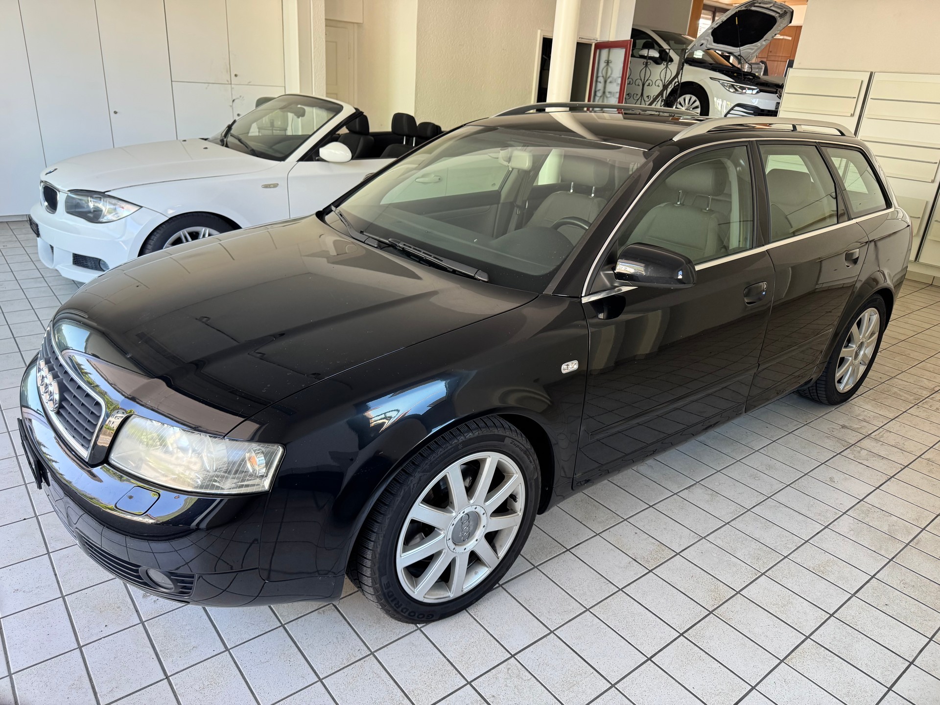 AUDI A4 Avant 1.8 T quattro-image-2