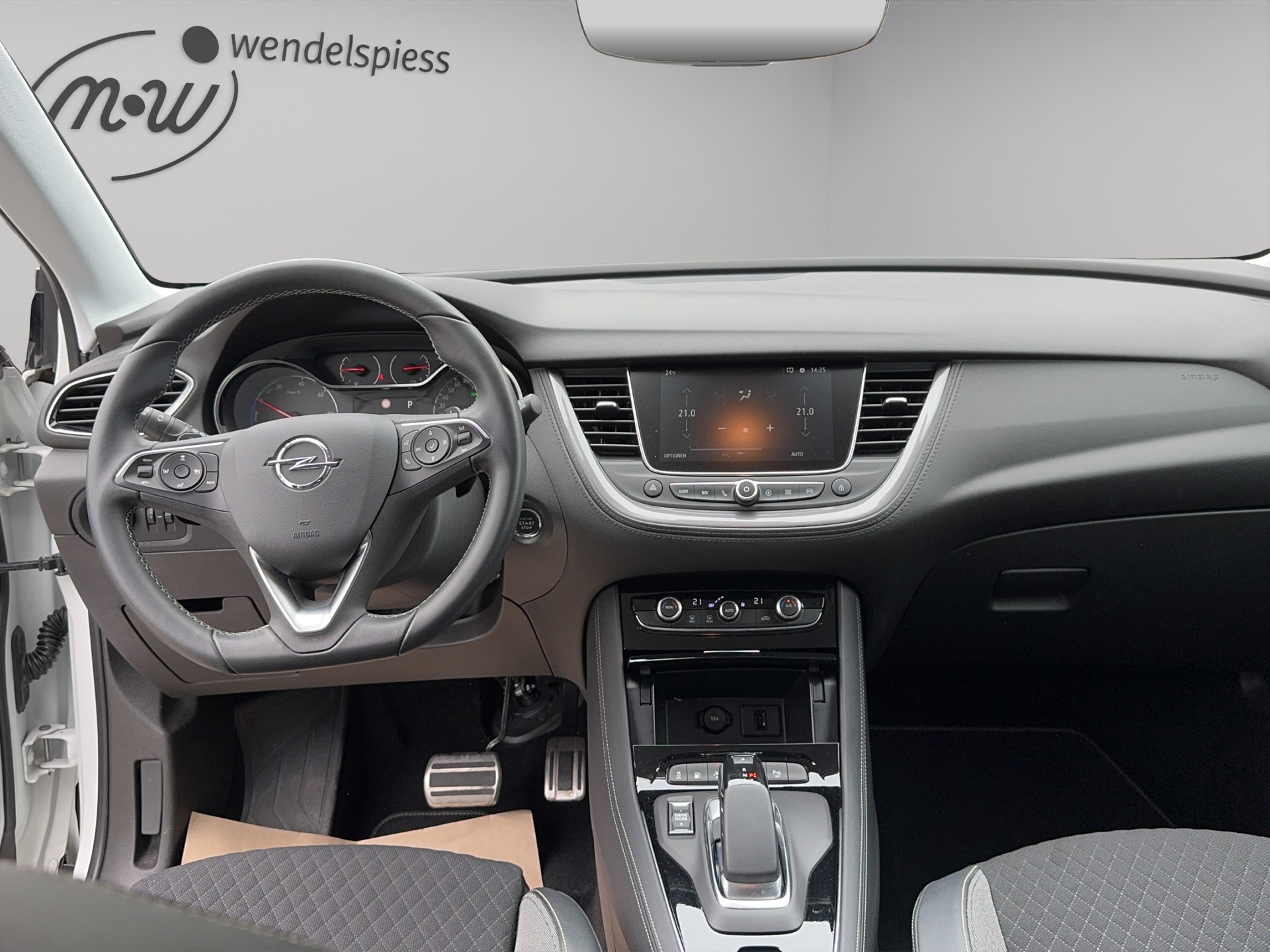 OPEL Grandland X 1.6 Hybrid4 Excellence Automatik-image-5