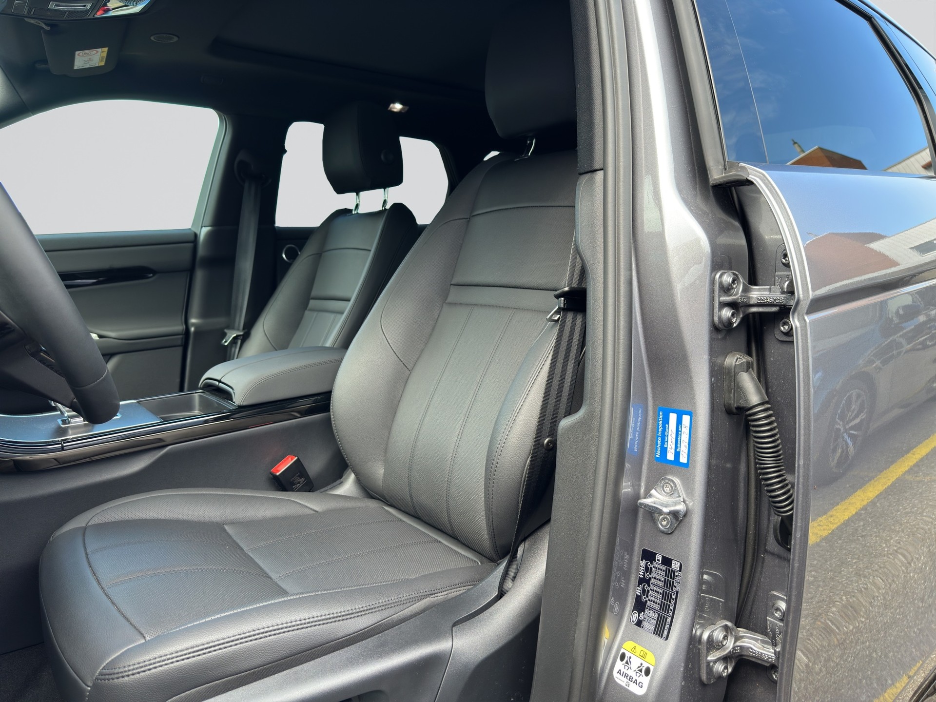 LAND ROVER Range Rover Evoque P 270e Dynamic SE Black AT9-image-5