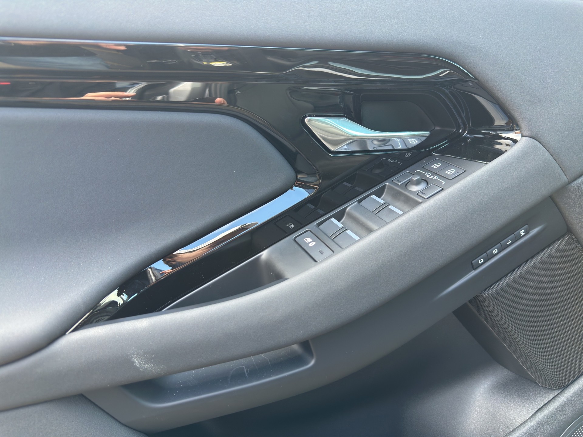 LAND ROVER Range Rover Evoque P 270e Dynamic SE Black AT9-image-8