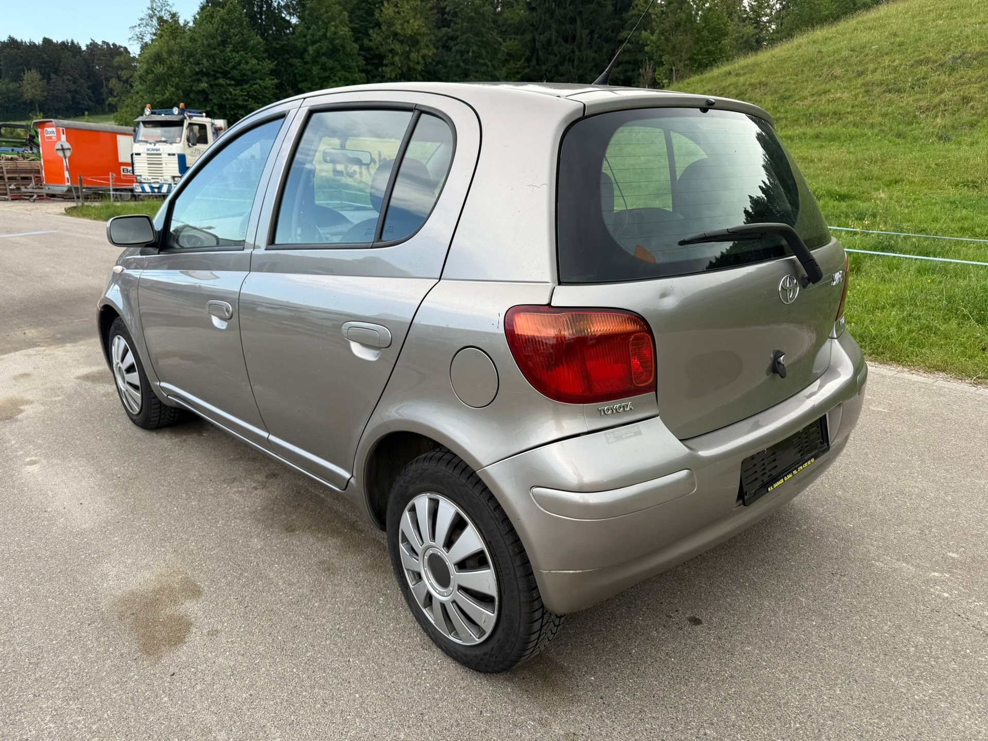 TOYOTA Yaris 1.3 Linea Sol-image-4