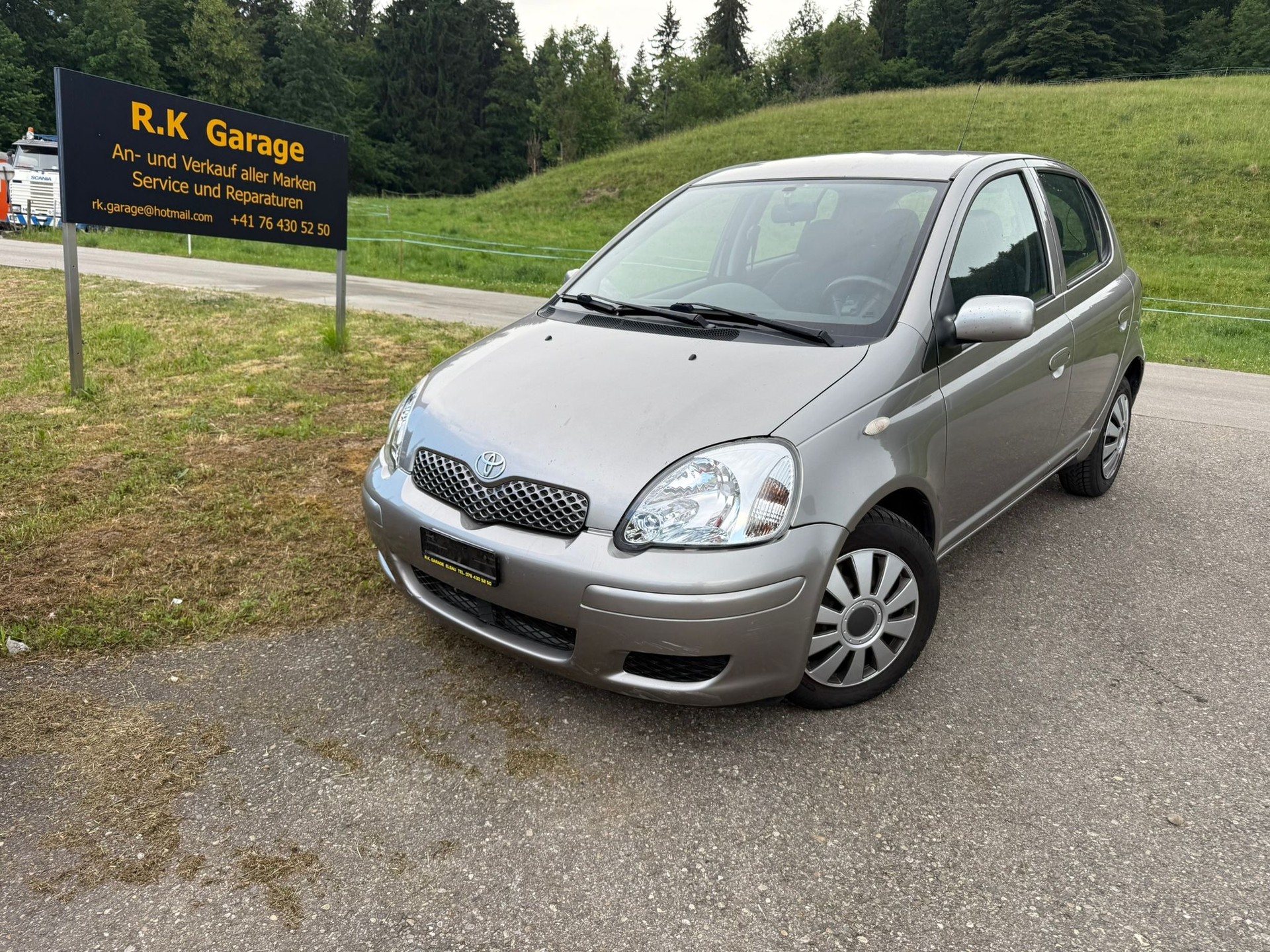 TOYOTA Yaris 1.3 Linea Sol-image-0