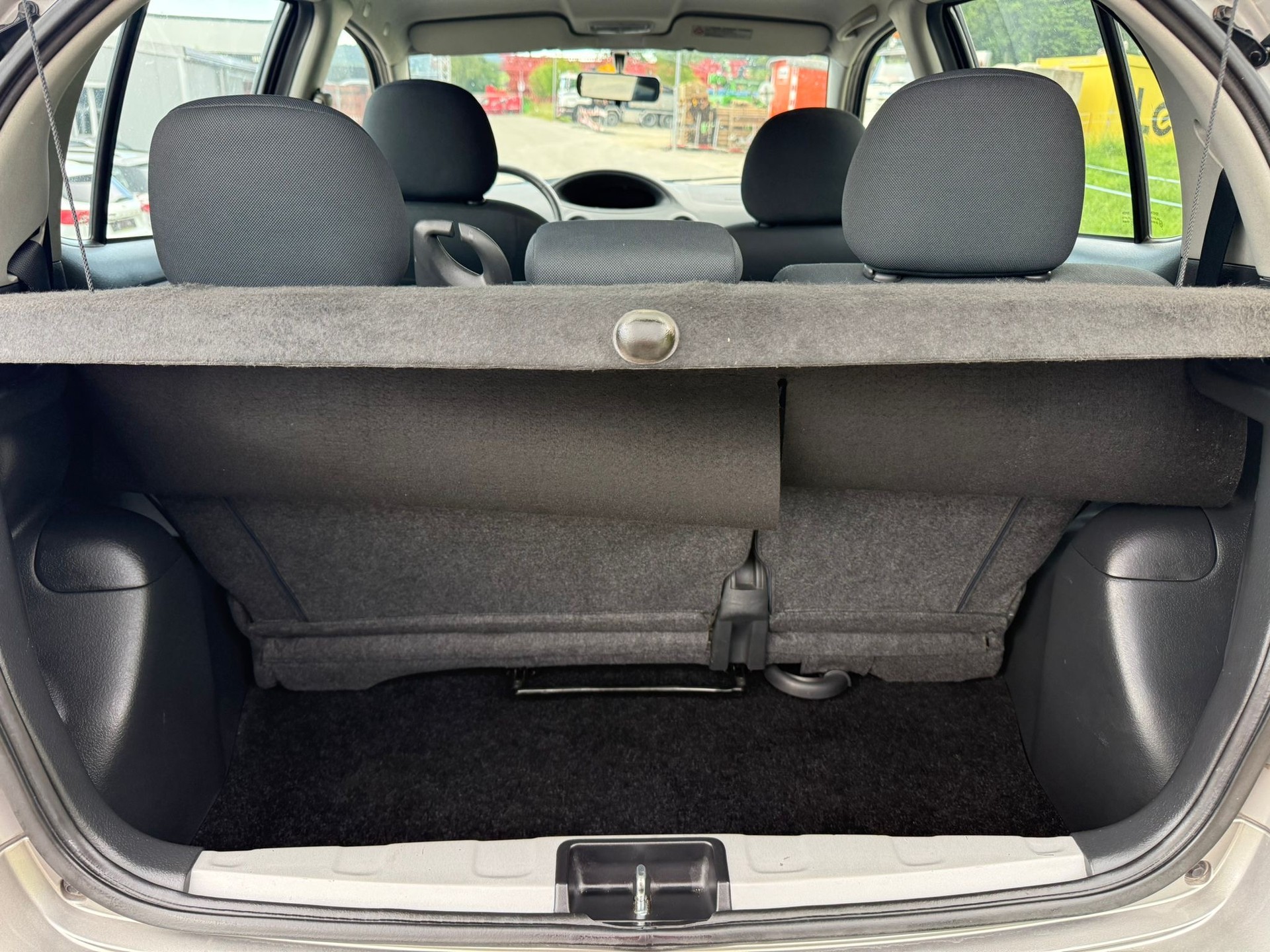 TOYOTA Yaris 1.3 Linea Sol-image-7