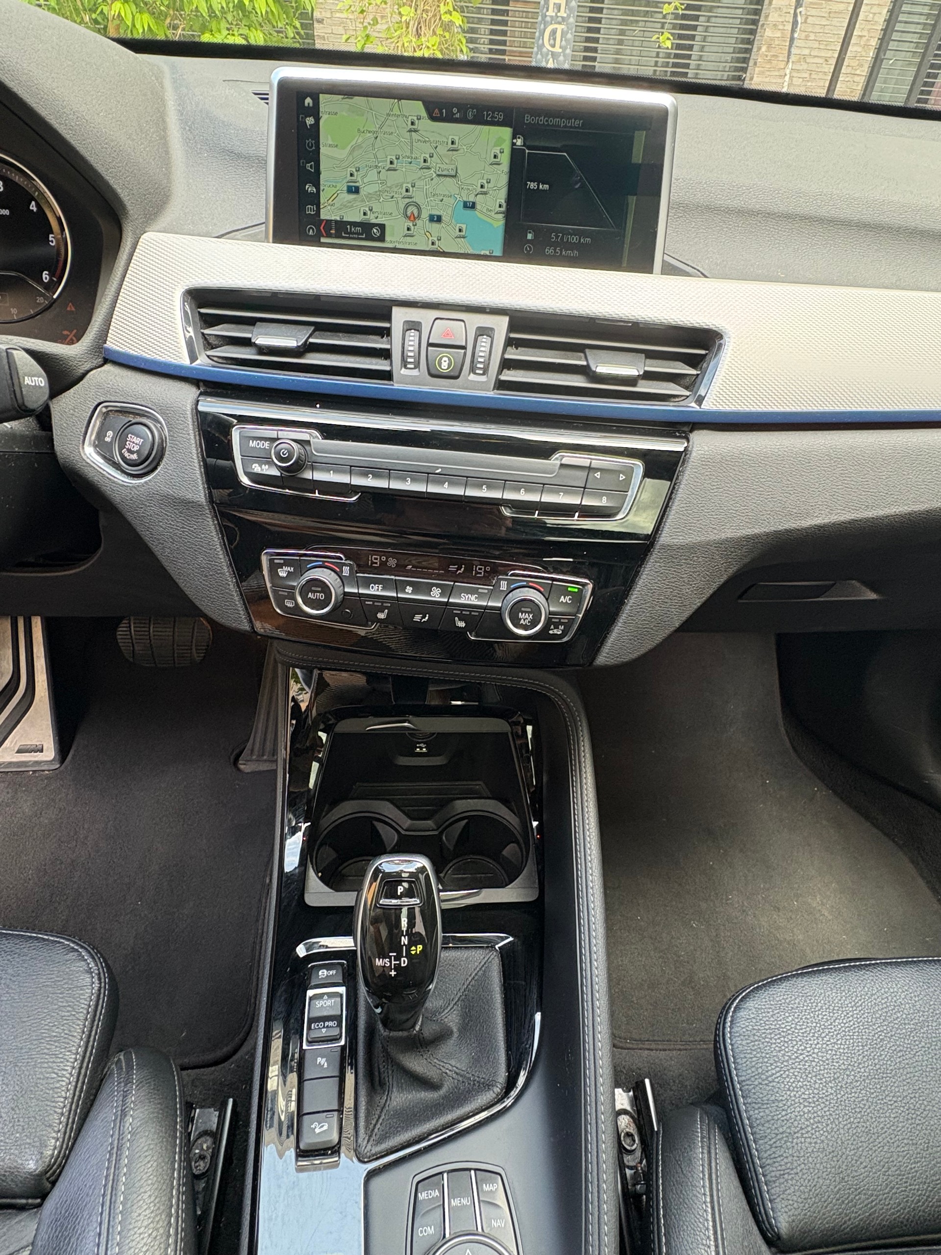 BMW 20d xDrive-image-13
