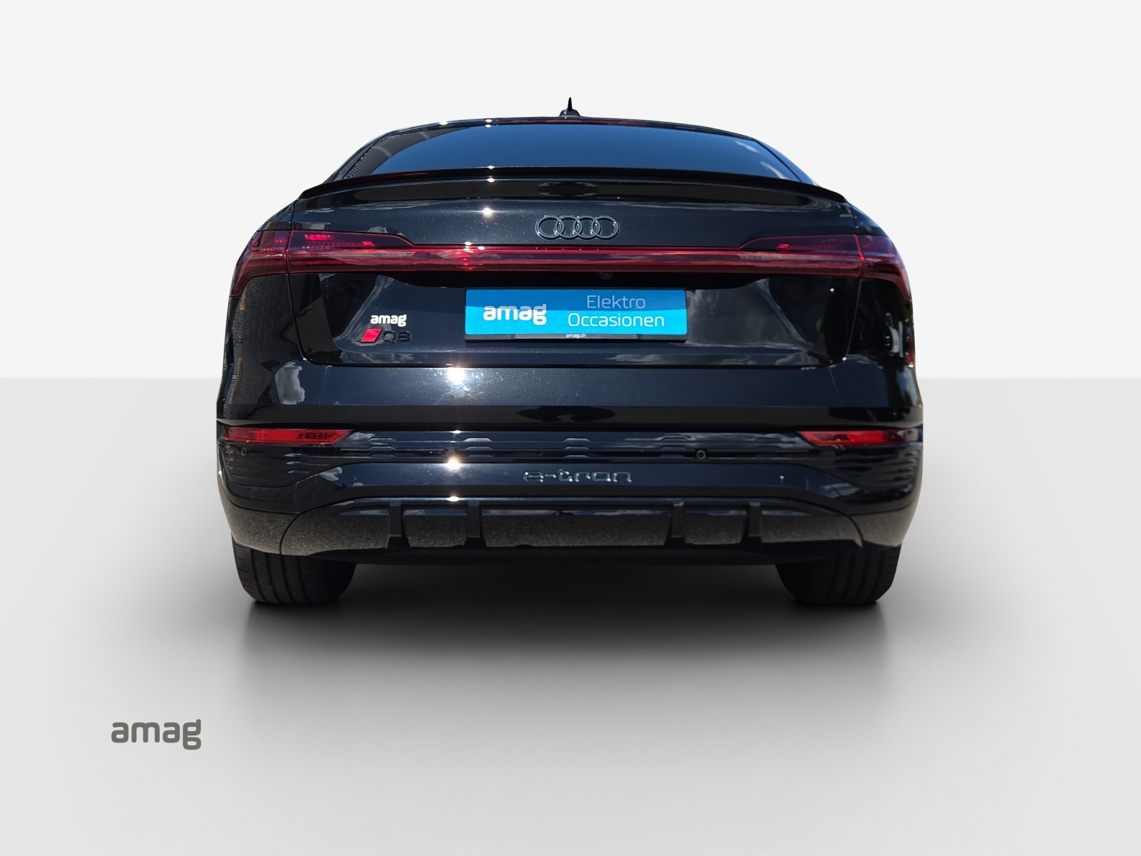 AUDI Q8 Sportback 55 e-tron Black Edition quattro-image-4